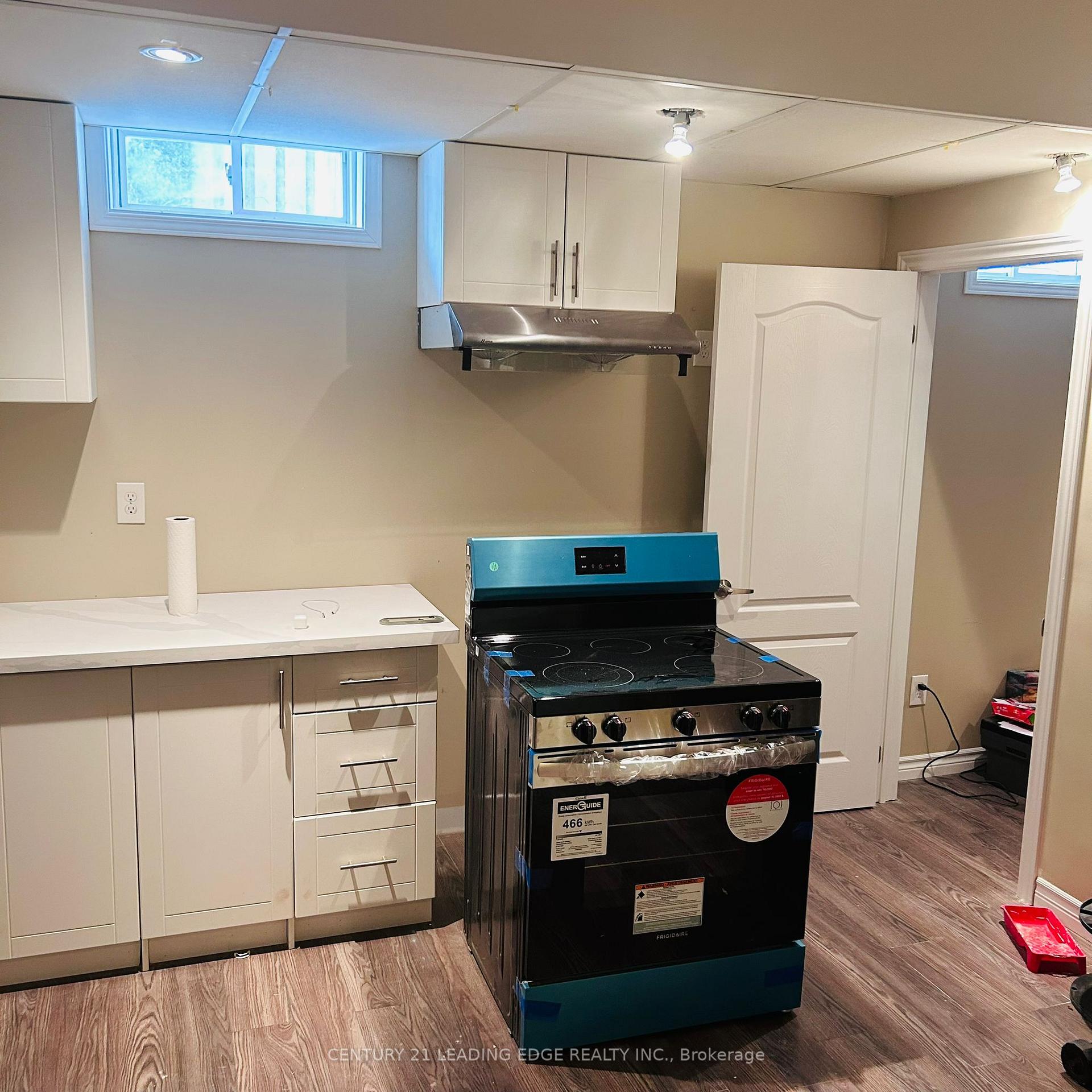 Photo 12 of 1604 Sarasota Crescent, Oshawa, Samac — HOMEH