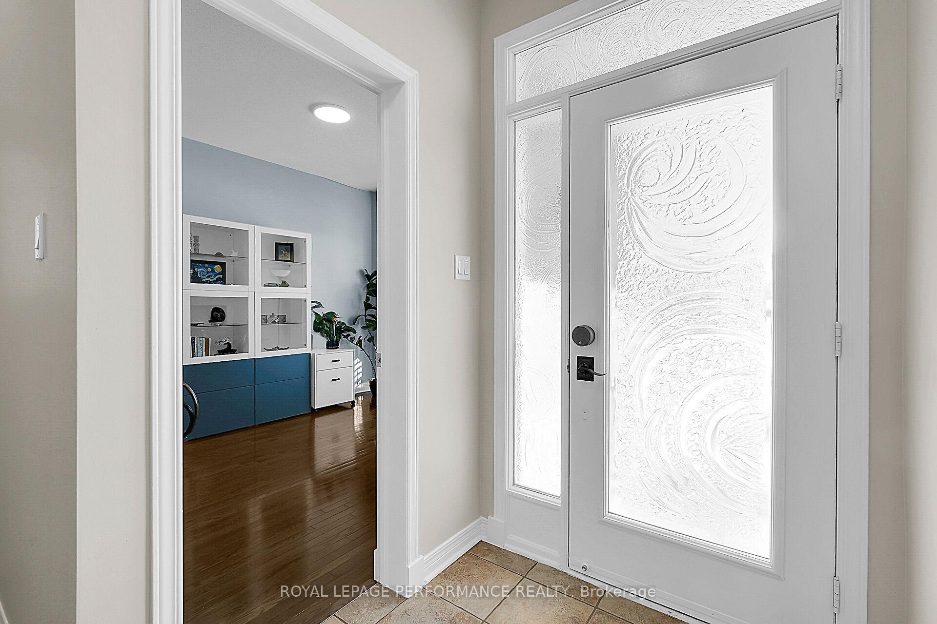Photo 2 of 1882 Springridge Drive, Ottawa, Springridge/East Village — HOMEH