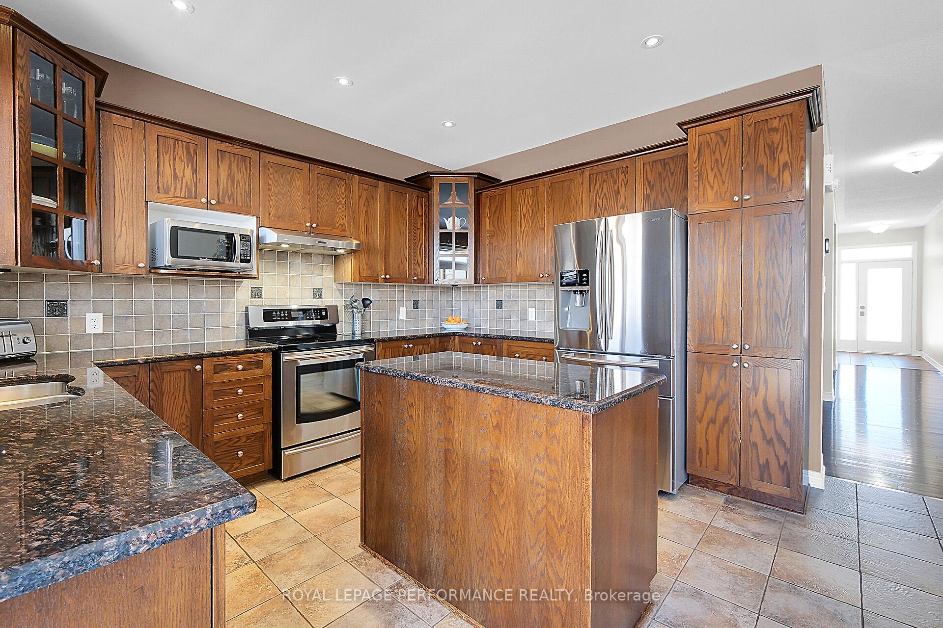 Photo 7 of 1882 Springridge Drive, Ottawa, Springridge/East Village — HOMEH
