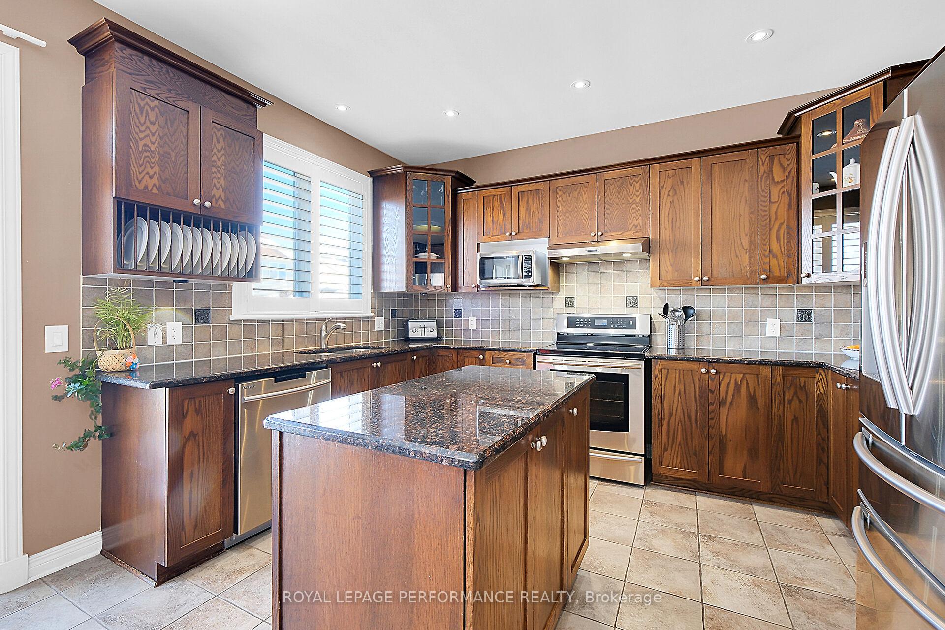 Photo 8 of 1882 Springridge Drive, Ottawa, Springridge/East Village — HOMEH