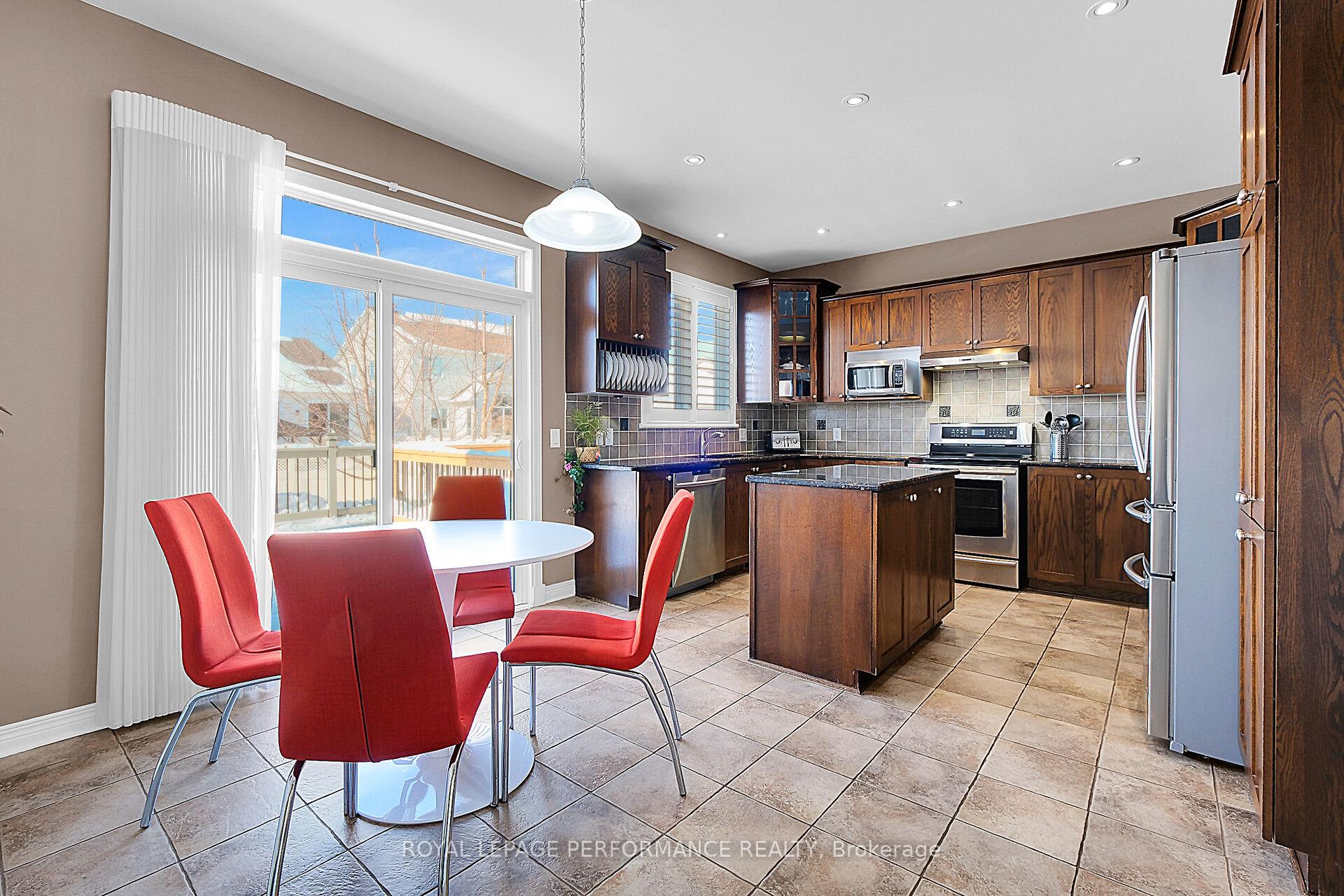 Photo 9 of 1882 Springridge Drive, Ottawa, Springridge/East Village — HOMEH