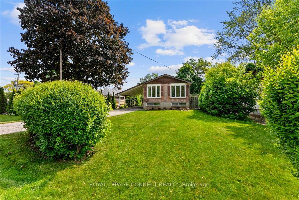 Photo 2 of 725 Hillview Crescent, Pickering, West Shore — HOMEH