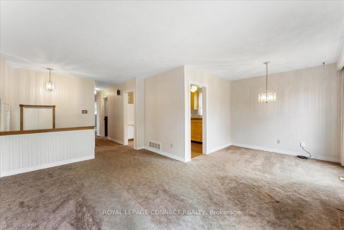 Photo 5 of 725 Hillview Crescent, Pickering, West Shore — HOMEH