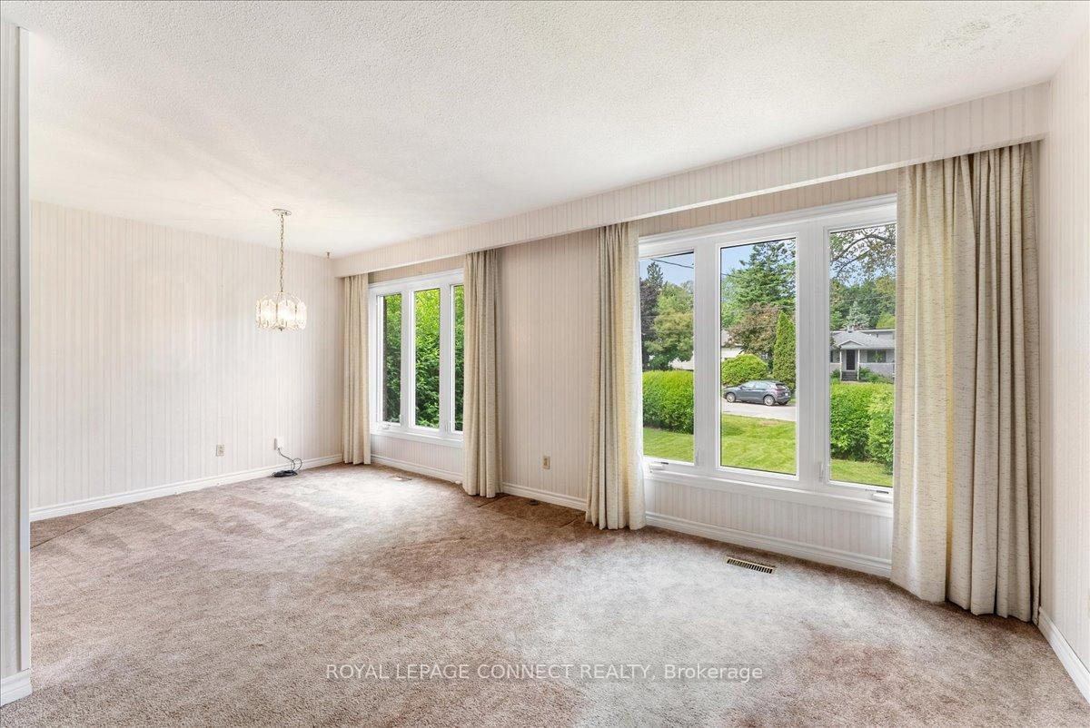 Photo 7 of 725 Hillview Crescent, Pickering, West Shore — HOMEH