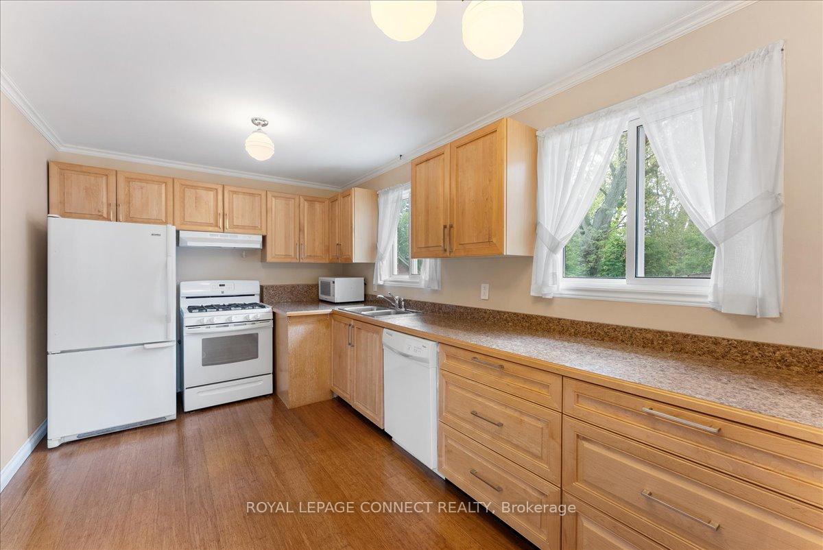 Photo 11 of 725 Hillview Crescent, Pickering, West Shore — HOMEH