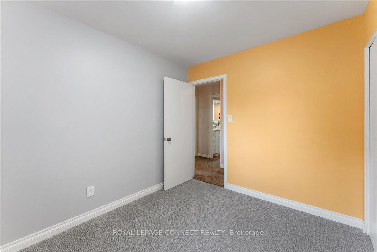 Photo 17 of 725 Hillview Crescent, Pickering, West Shore — HOMEH