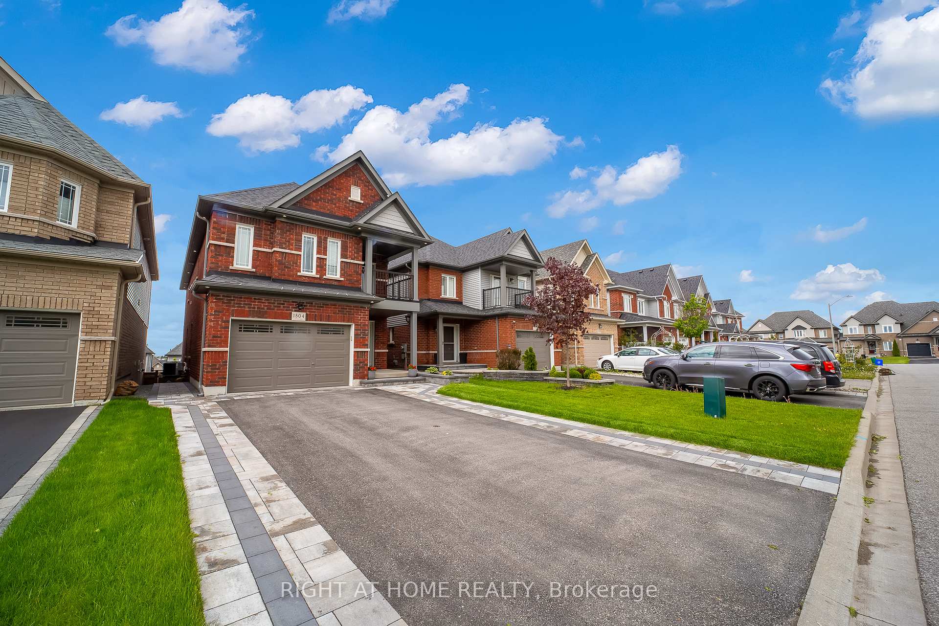 Photo 2 of 1804 Silverstone Crescent, Oshawa, Samac — HOMEH