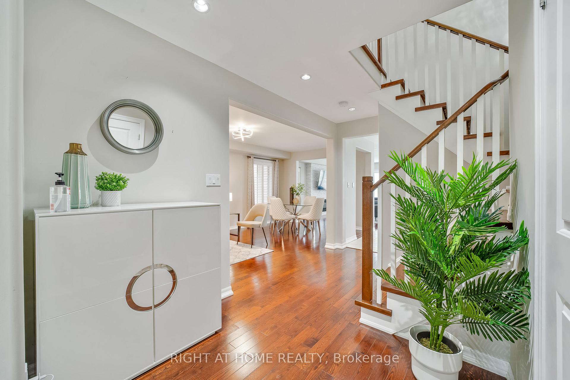 Photo 6 of 1804 Silverstone Crescent, Oshawa, Samac — HOMEH