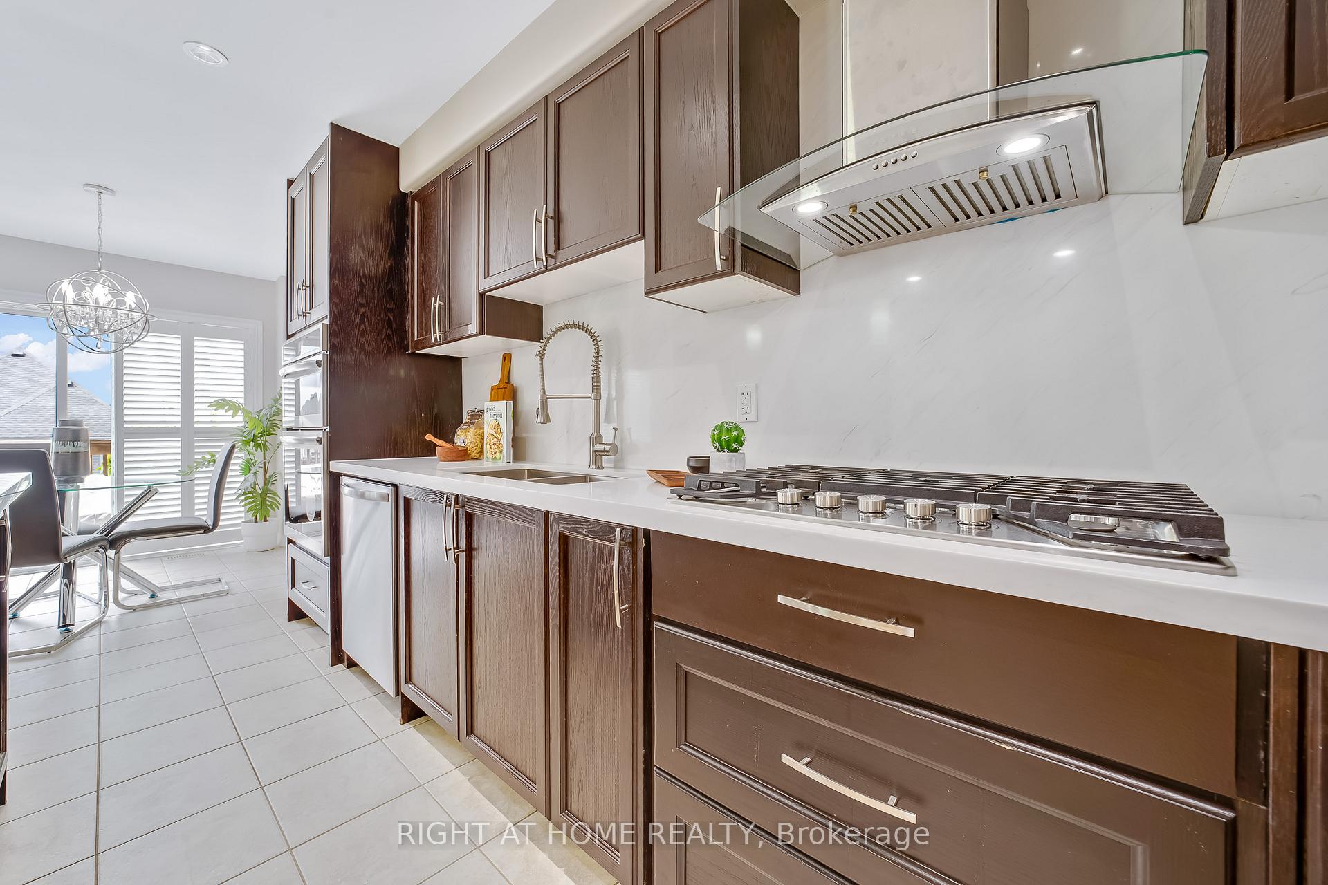 Photo 16 of 1804 Silverstone Crescent, Oshawa, Samac — HOMEH