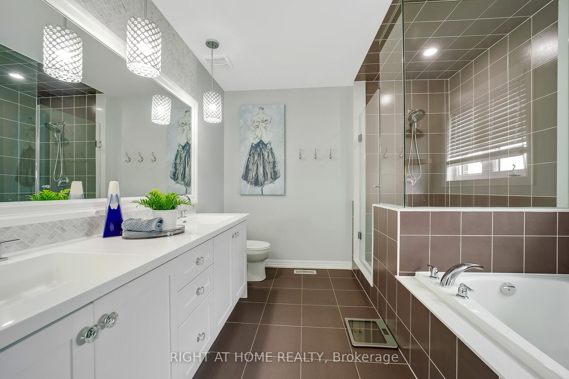 Photo 24 of 1804 Silverstone Crescent, Oshawa, Samac — HOMEH