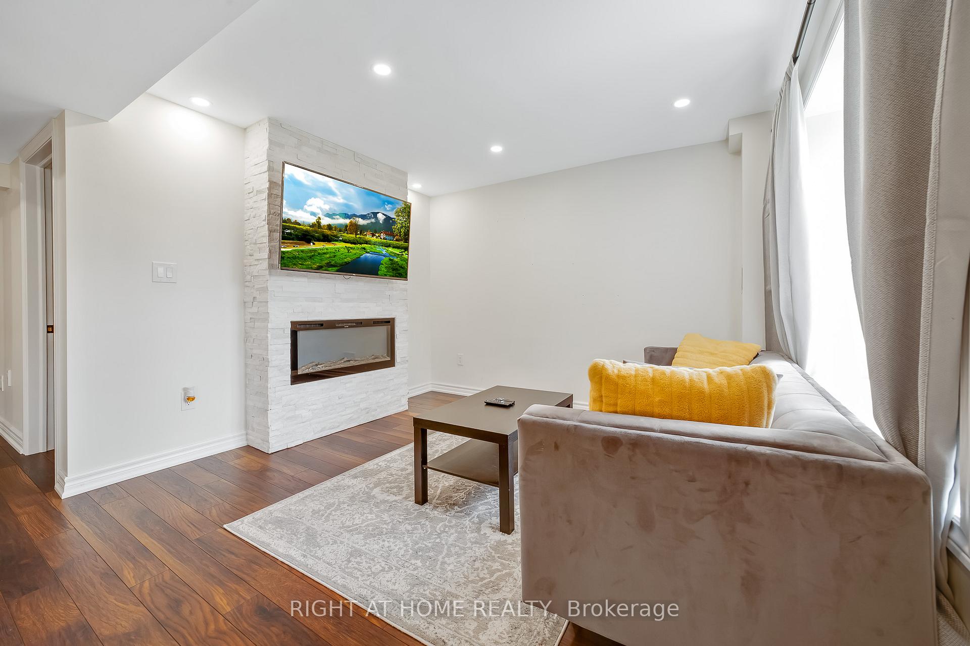 Photo 37 of 1804 Silverstone Crescent, Oshawa, Samac — HOMEH