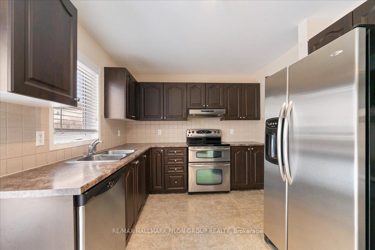 Photo 2 of 703 Vistapark Drive, Ottawa, Avalon East — HOMEH