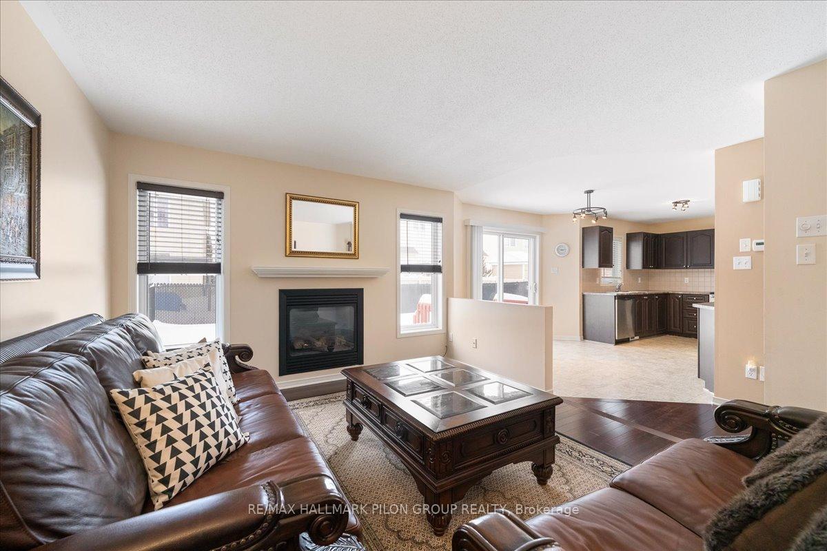 Photo 6 of 703 Vistapark Drive, Ottawa, Avalon East — HOMEH