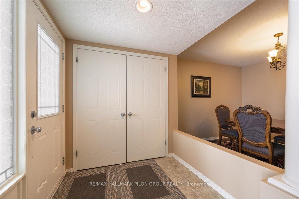 Photo 15 of 703 Vistapark Drive, Ottawa, Avalon East — HOMEH