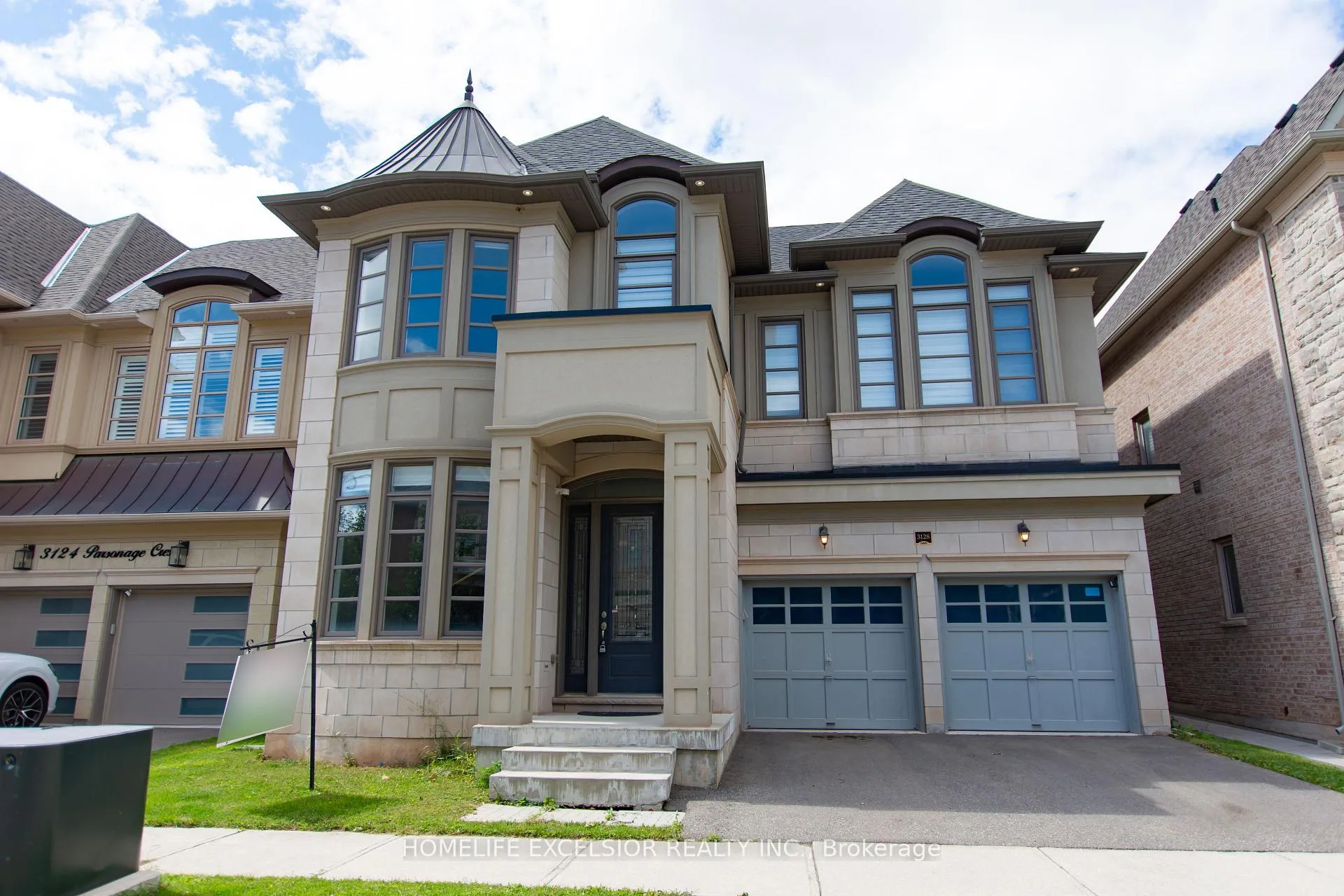 Front of 3128 Parsonage Crescent