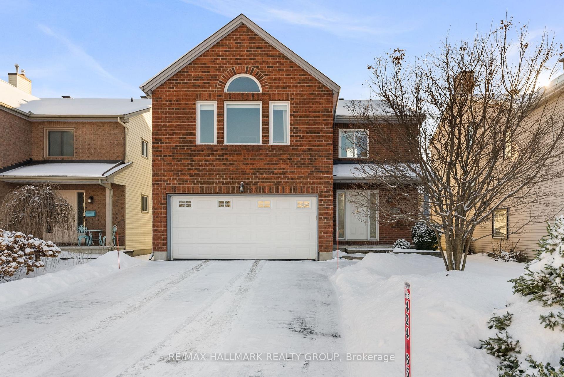Photo 3 of 723 Brome Crescent, Ottawa, Fallingbrook/Ridgemount — HOMEH