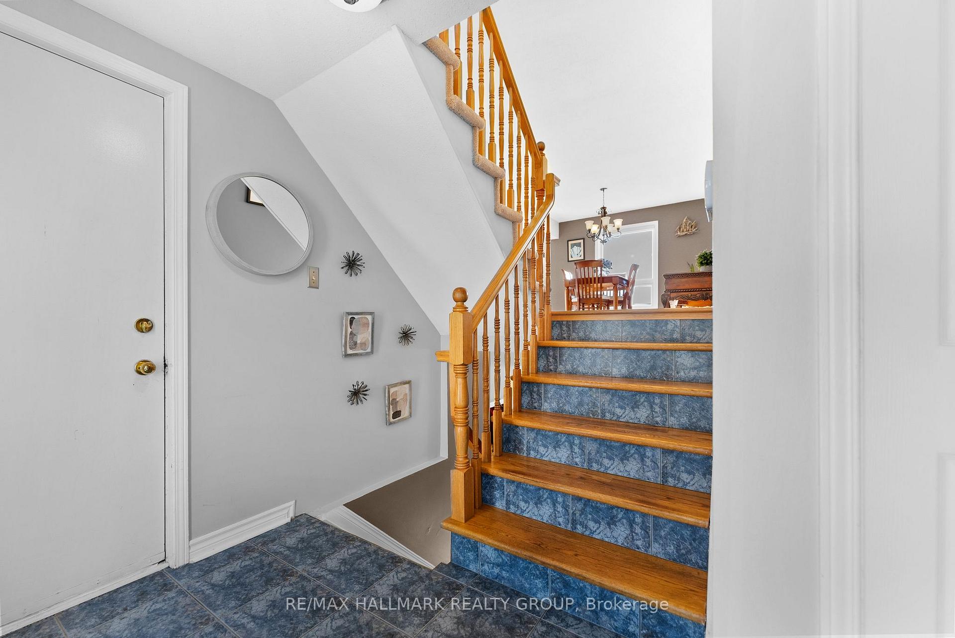 Photo 8 of 723 Brome Crescent, Ottawa, Fallingbrook/Ridgemount — HOMEH