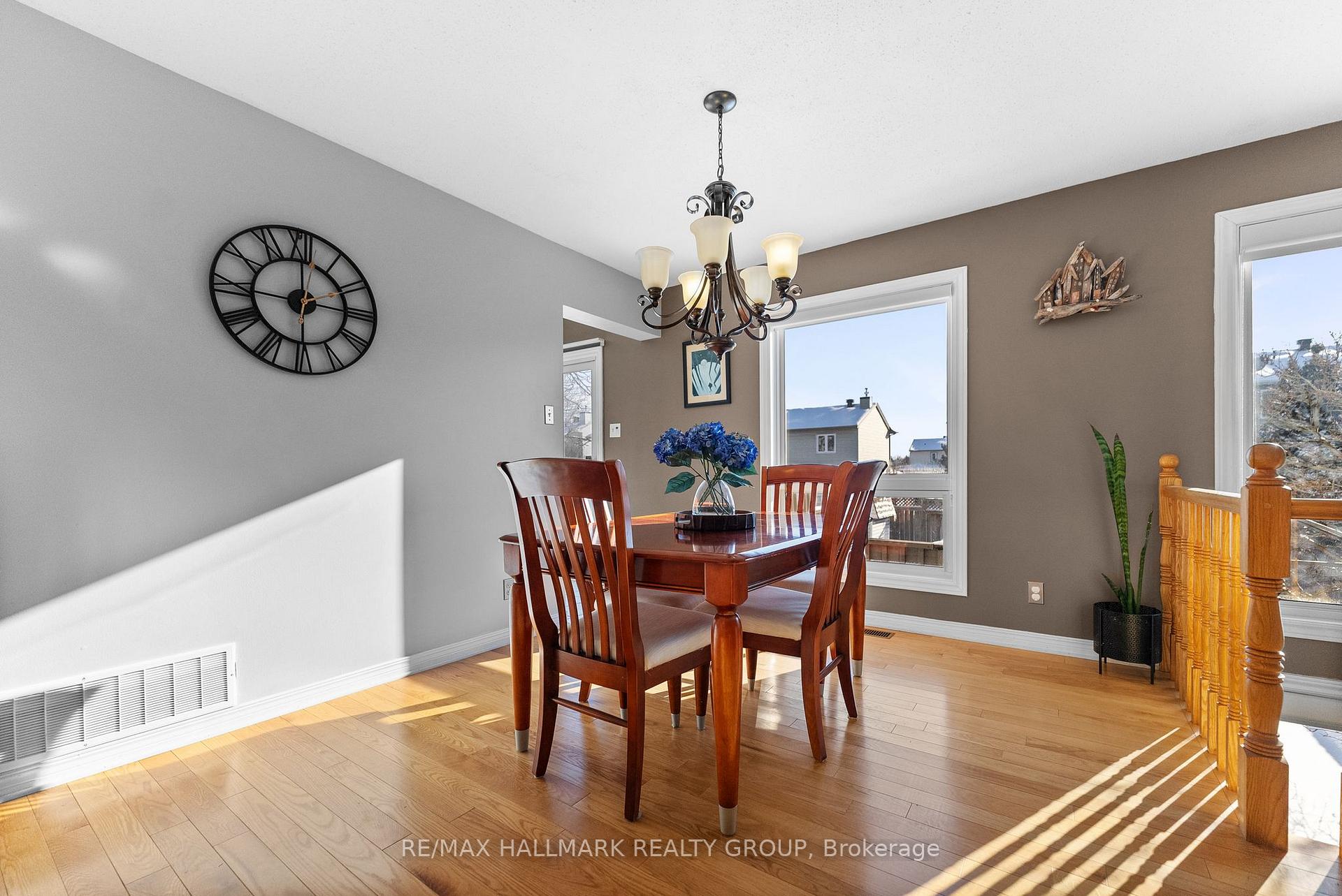Photo 12 of 723 Brome Crescent, Ottawa, Fallingbrook/Ridgemount — HOMEH