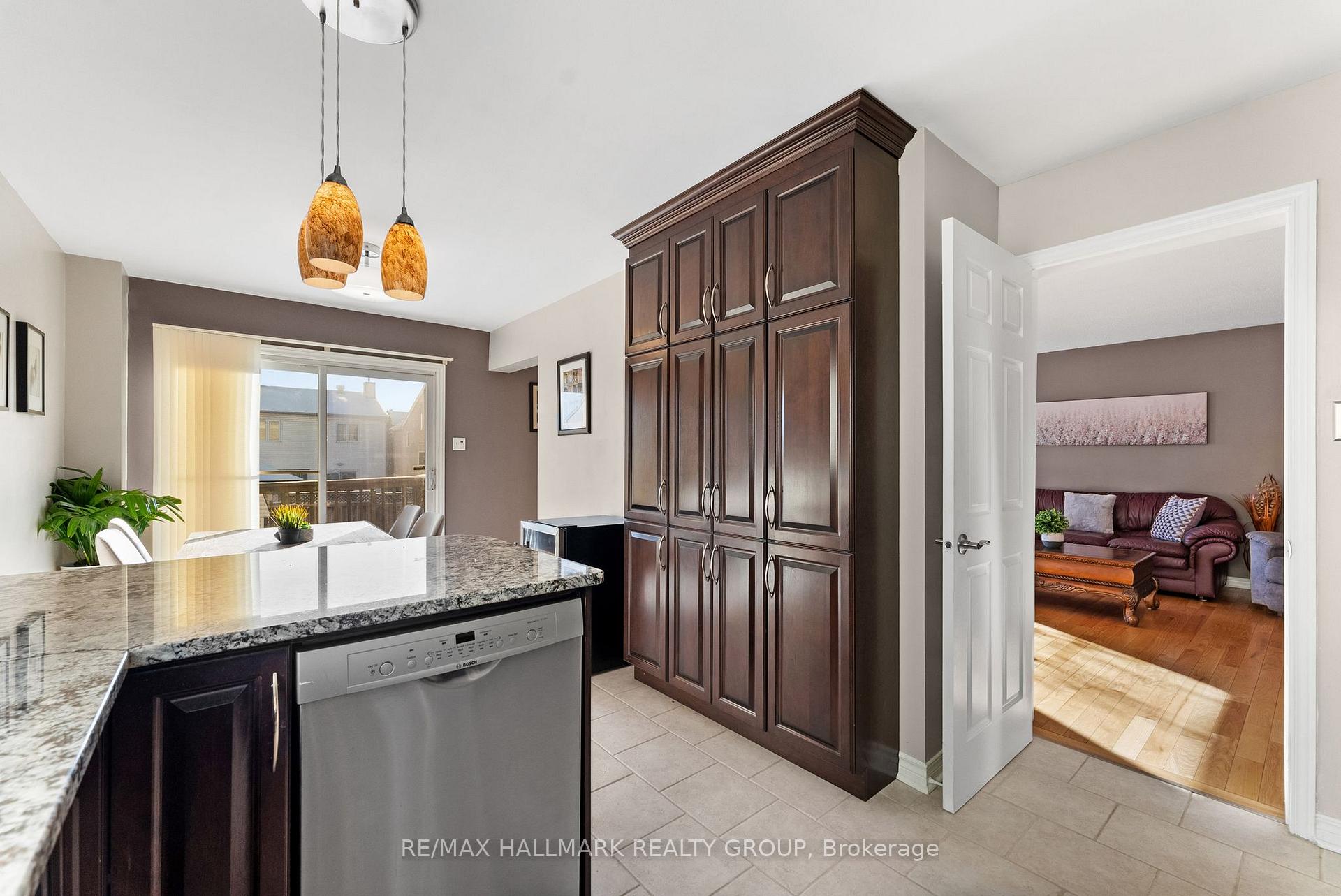 Photo 15 of 723 Brome Crescent, Ottawa, Fallingbrook/Ridgemount — HOMEH
