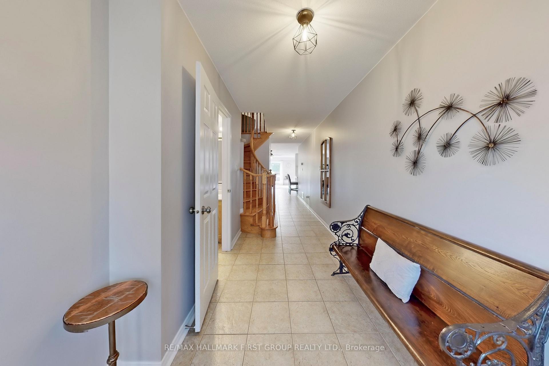 Photo 5 of 727 Sunbird Trail, Pickering, Amberlea — HOMEH