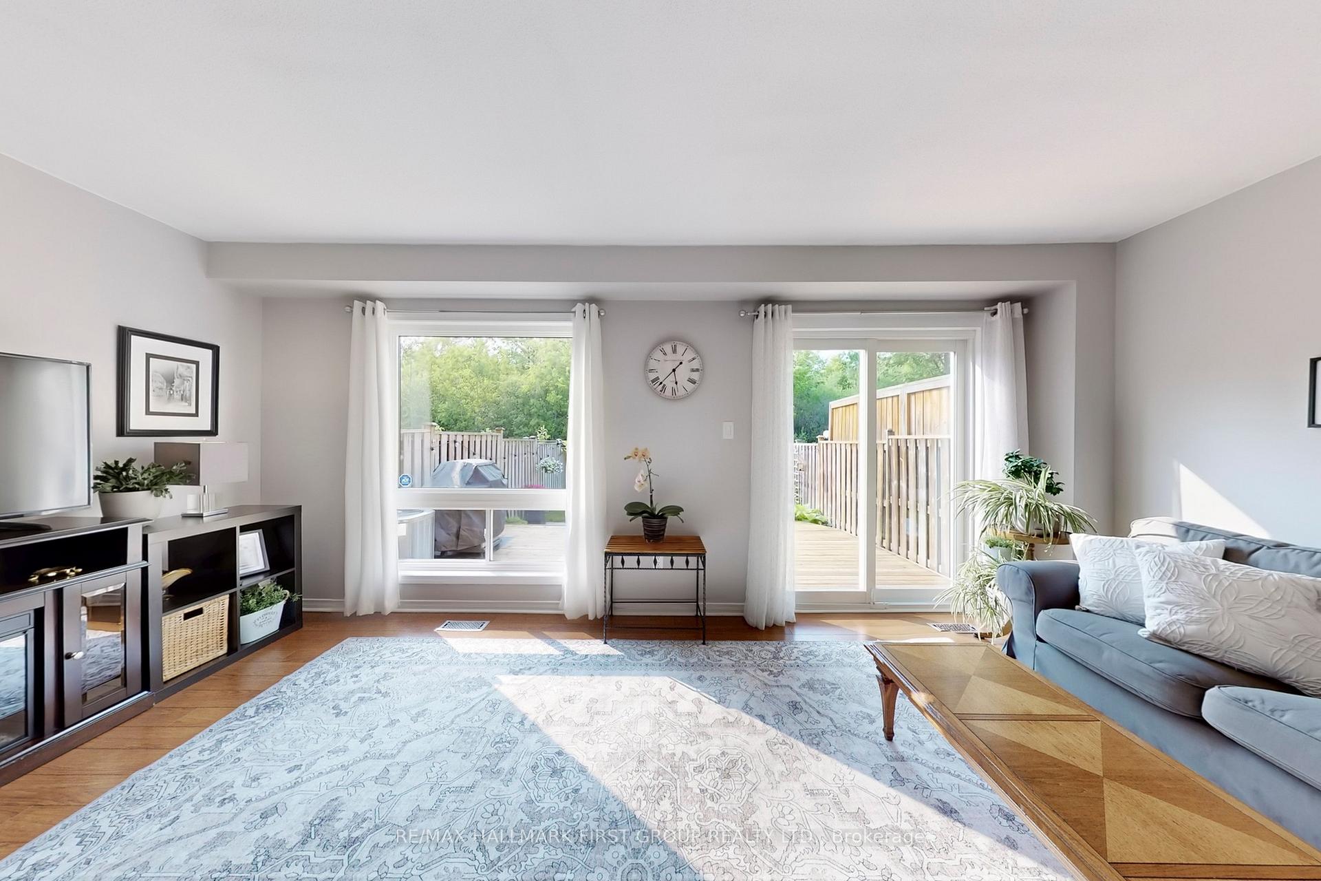 Photo 6 of 727 Sunbird Trail, Pickering, Amberlea — HOMEH