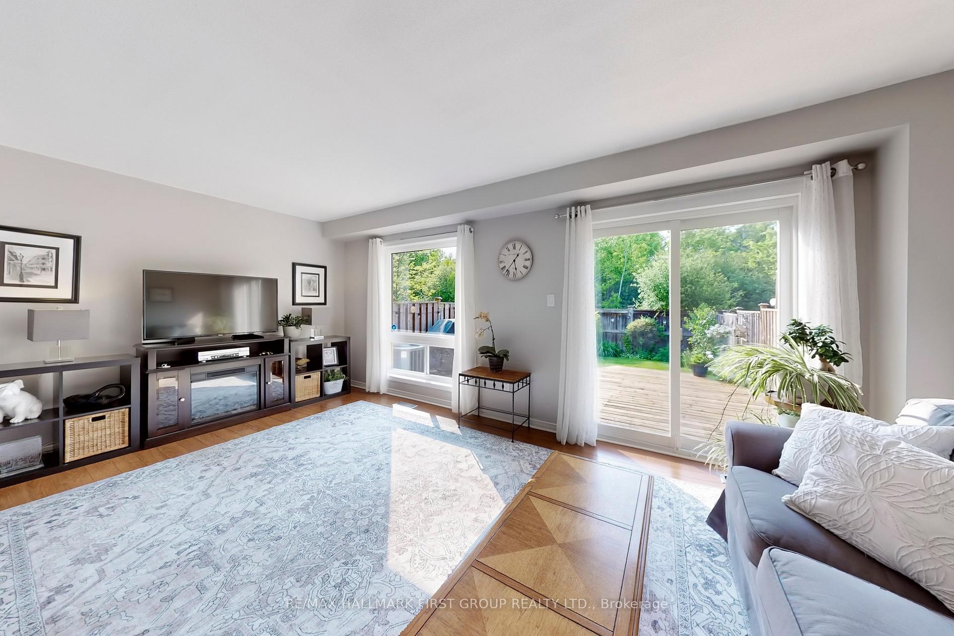 Photo 11 of 727 Sunbird Trail, Pickering, Amberlea — HOMEH