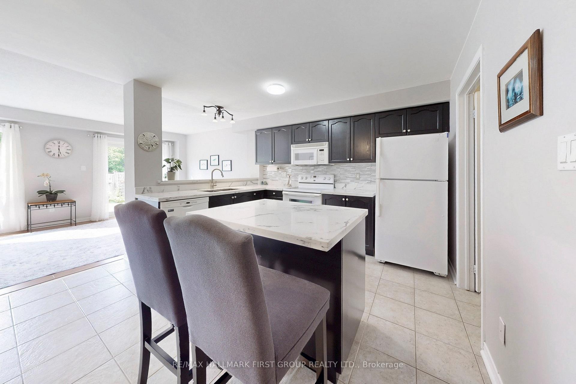 Photo 12 of 727 Sunbird Trail, Pickering, Amberlea — HOMEH