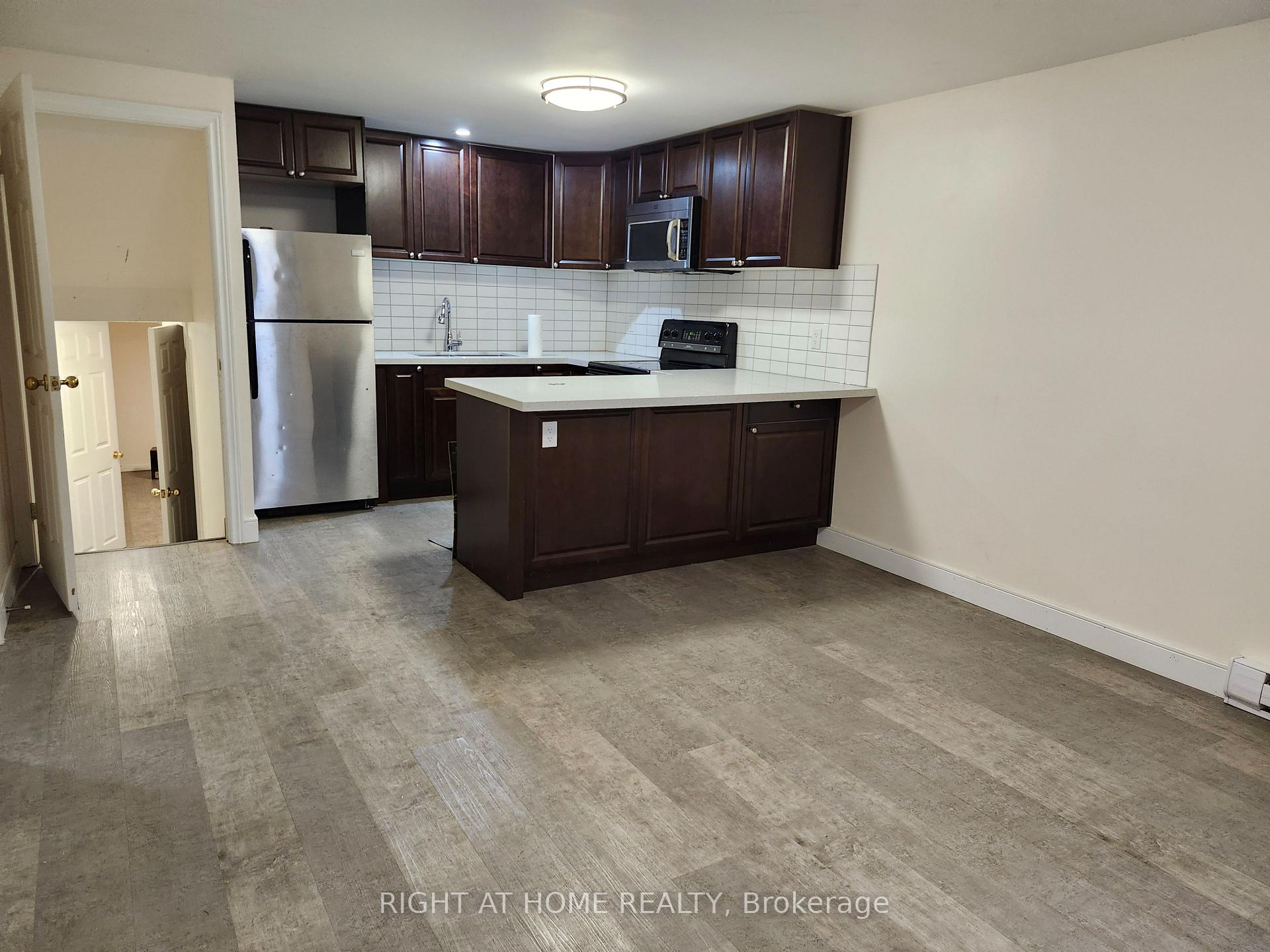 Photo 2 of Unit Bsmt, 31 Thomas Street, Oshawa, Lakeview — HOMEH