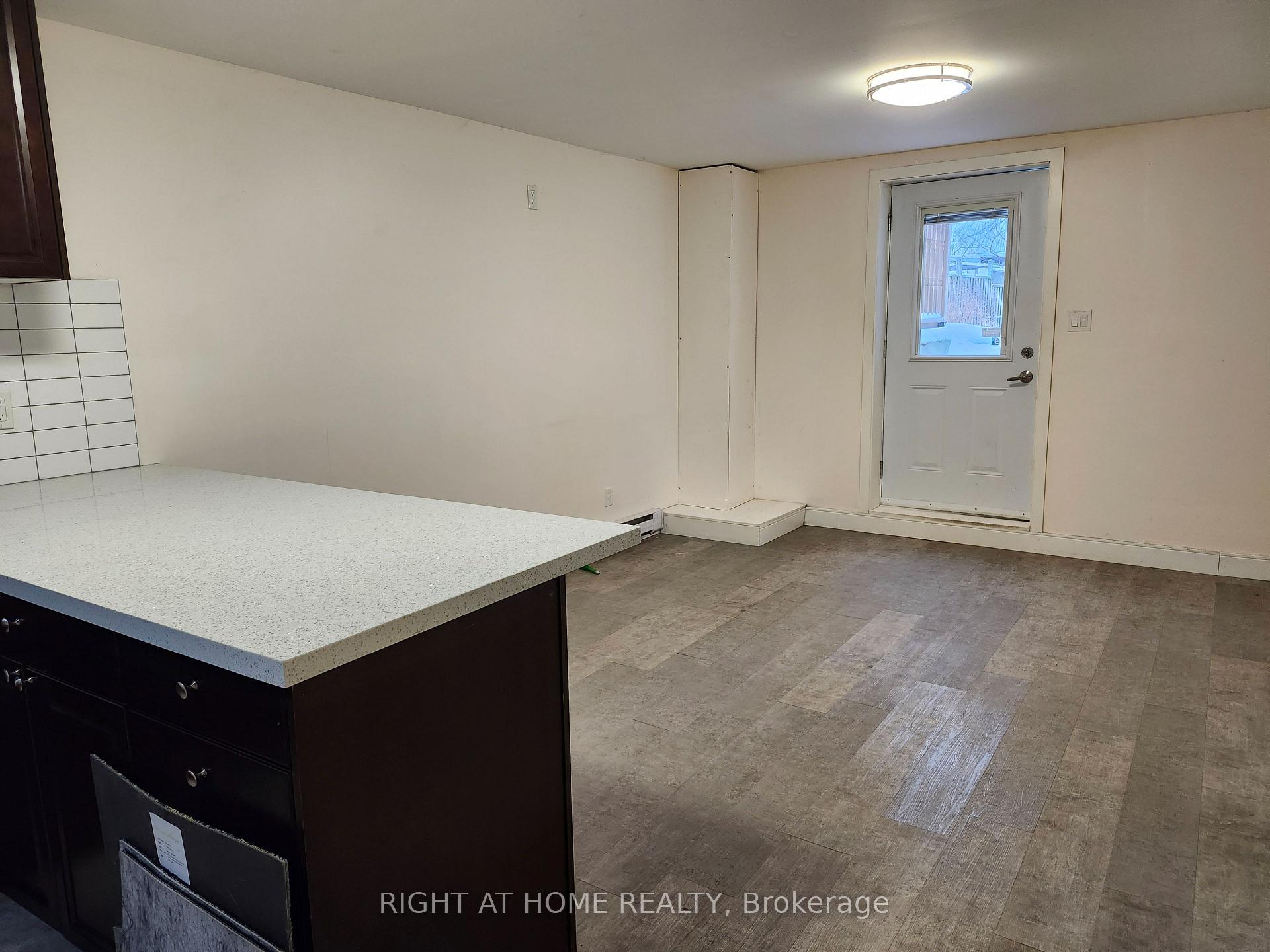 Photo 3 of Unit Bsmt, 31 Thomas Street, Oshawa, Lakeview — HOMEH