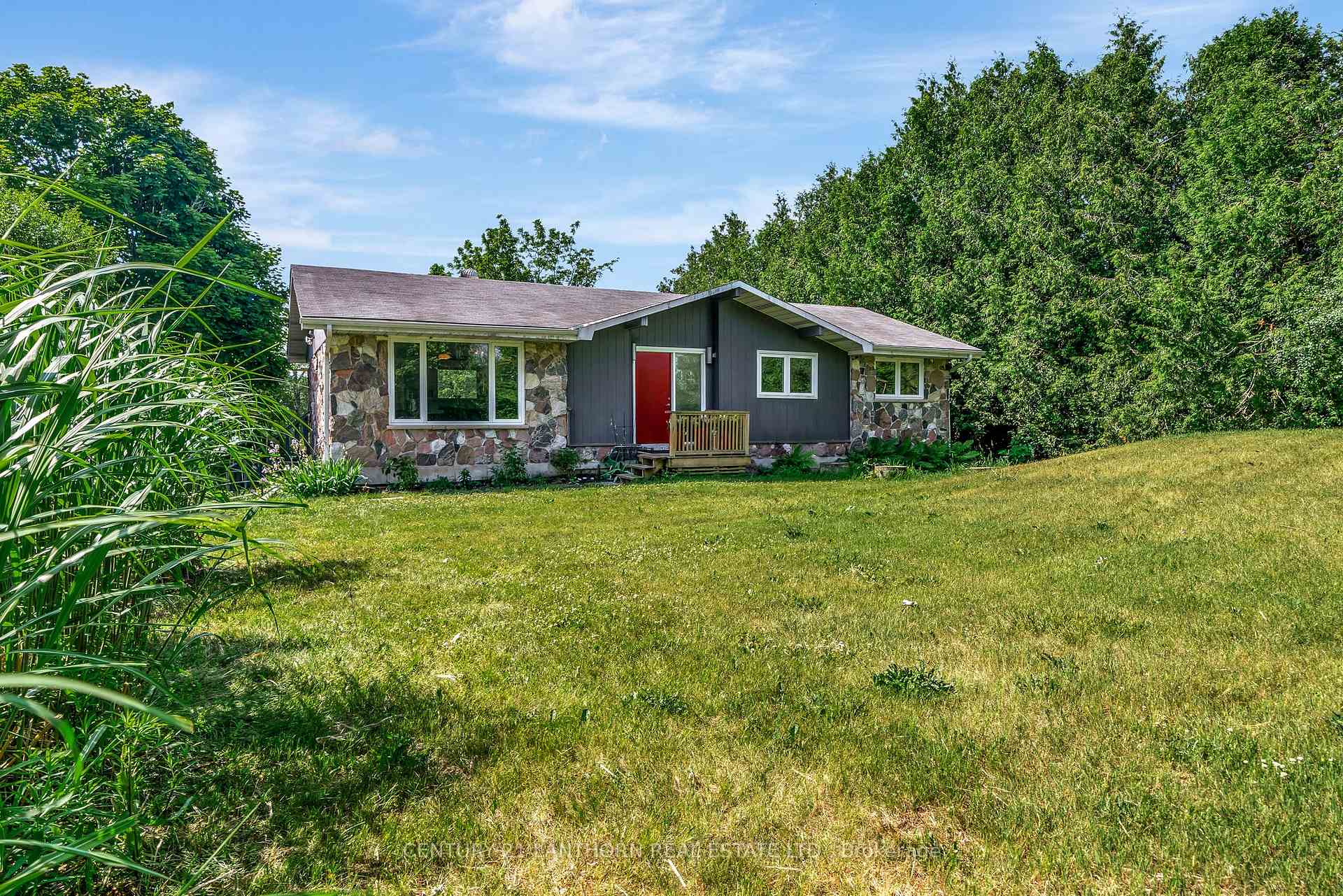 Photo 2 of 1593 Lakeside Drive, Prince Edward County, Ameliasburg Ward — HOMEH
