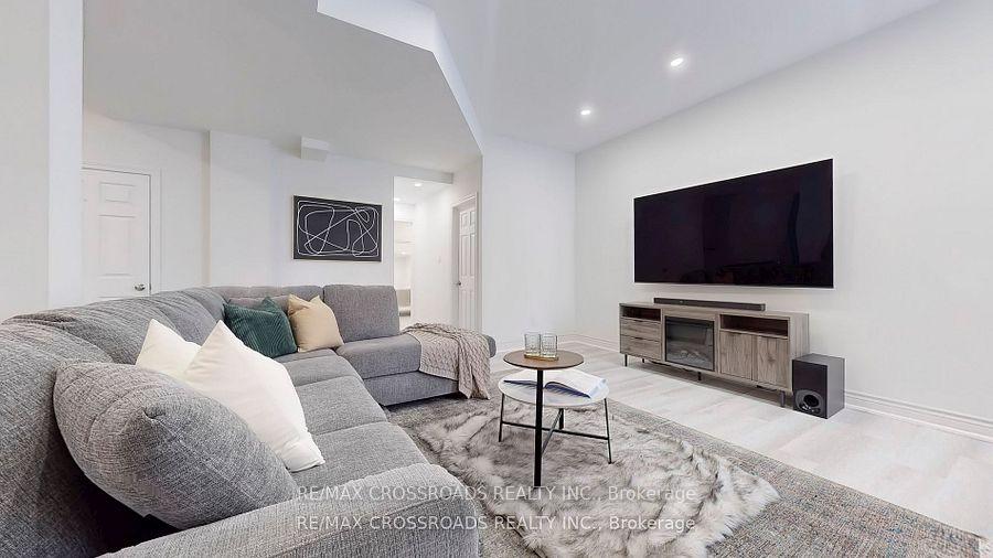 Photo 21 of 1072 Foxtail Crescent, Pickering, Rural Pickering — HOMEH