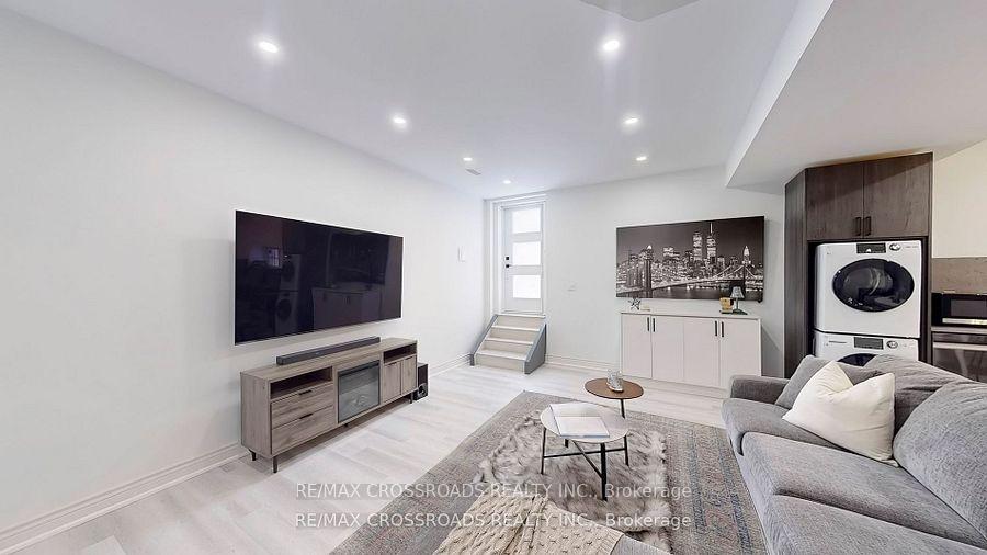 Photo 24 of 1072 Foxtail Crescent, Pickering, Rural Pickering — HOMEH