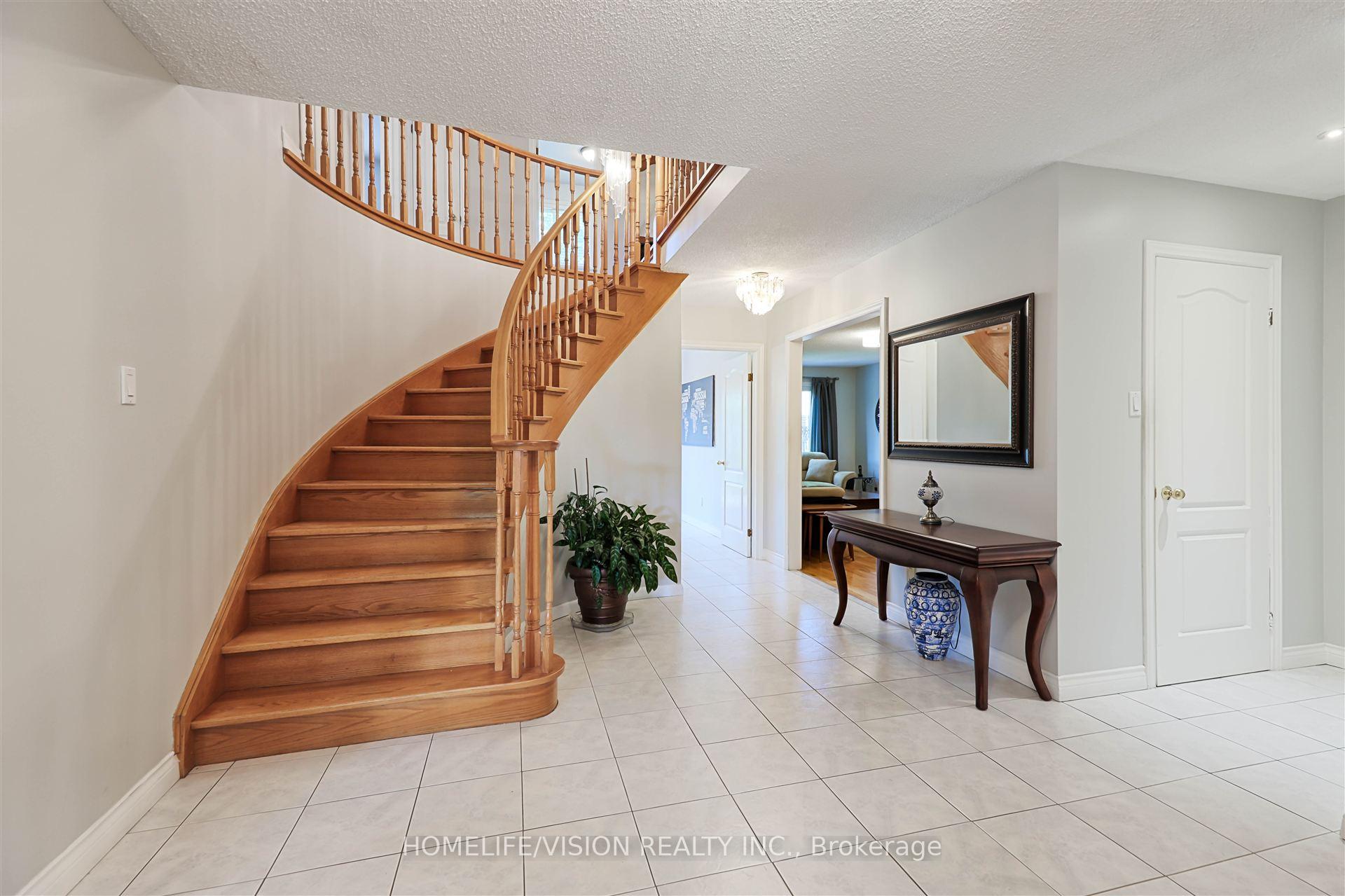 Photo 5 of 1716 Kirkwood Lane, Pickering, Amberlea — HOMEH