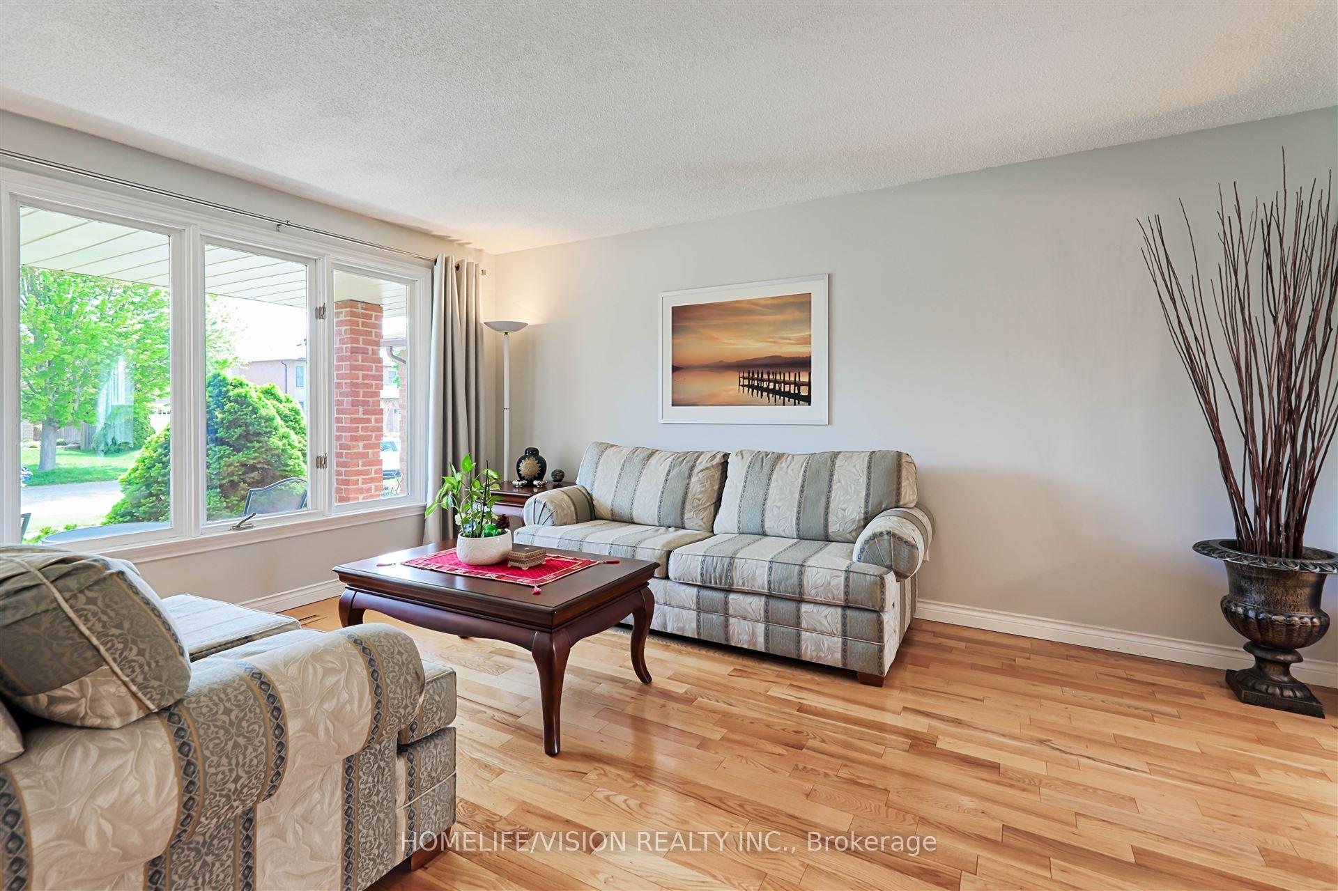 Photo 7 of 1716 Kirkwood Lane, Pickering, Amberlea — HOMEH