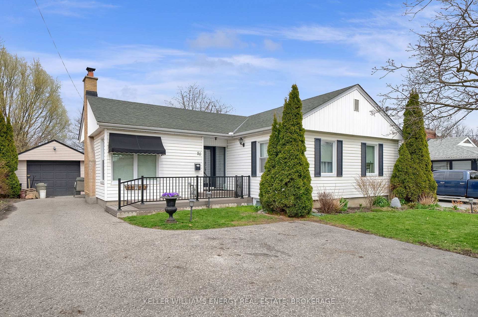 Photo 3 of 86 Rossland Road E, Oshawa, Centennial — HOMEH