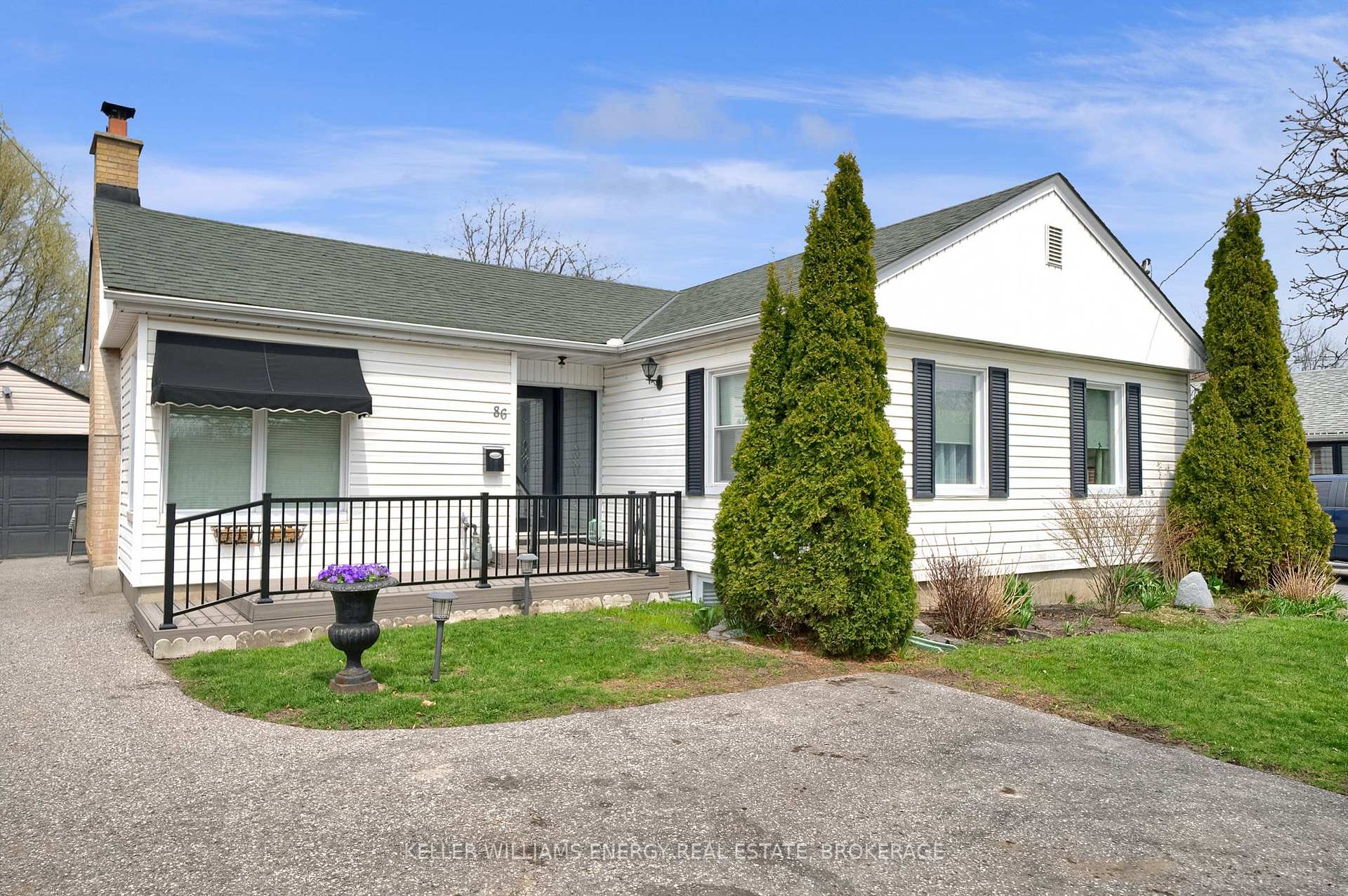 Photo 4 of 86 Rossland Road E, Oshawa, Centennial — HOMEH