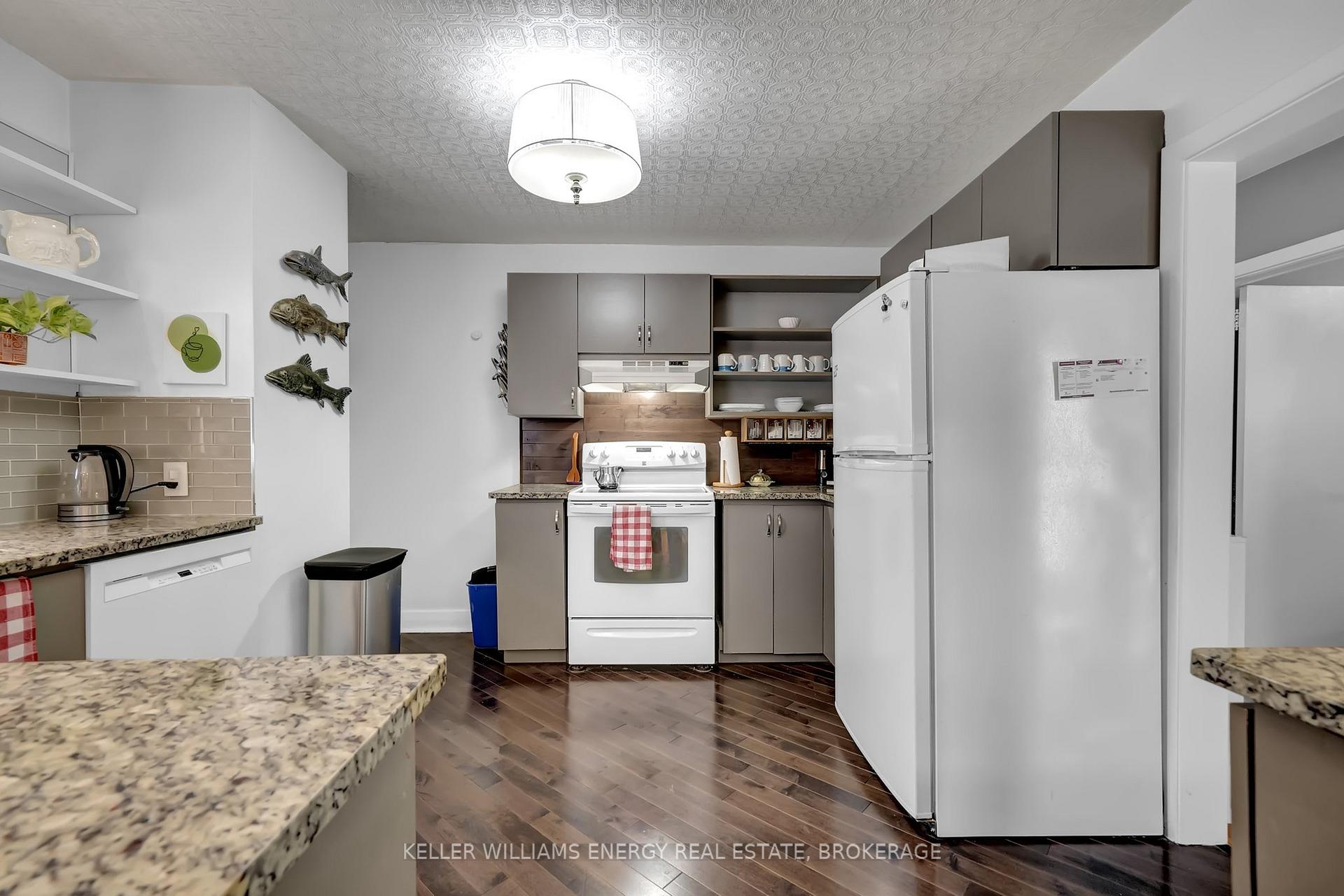 Photo 9 of 86 Rossland Road E, Oshawa, Centennial — HOMEH