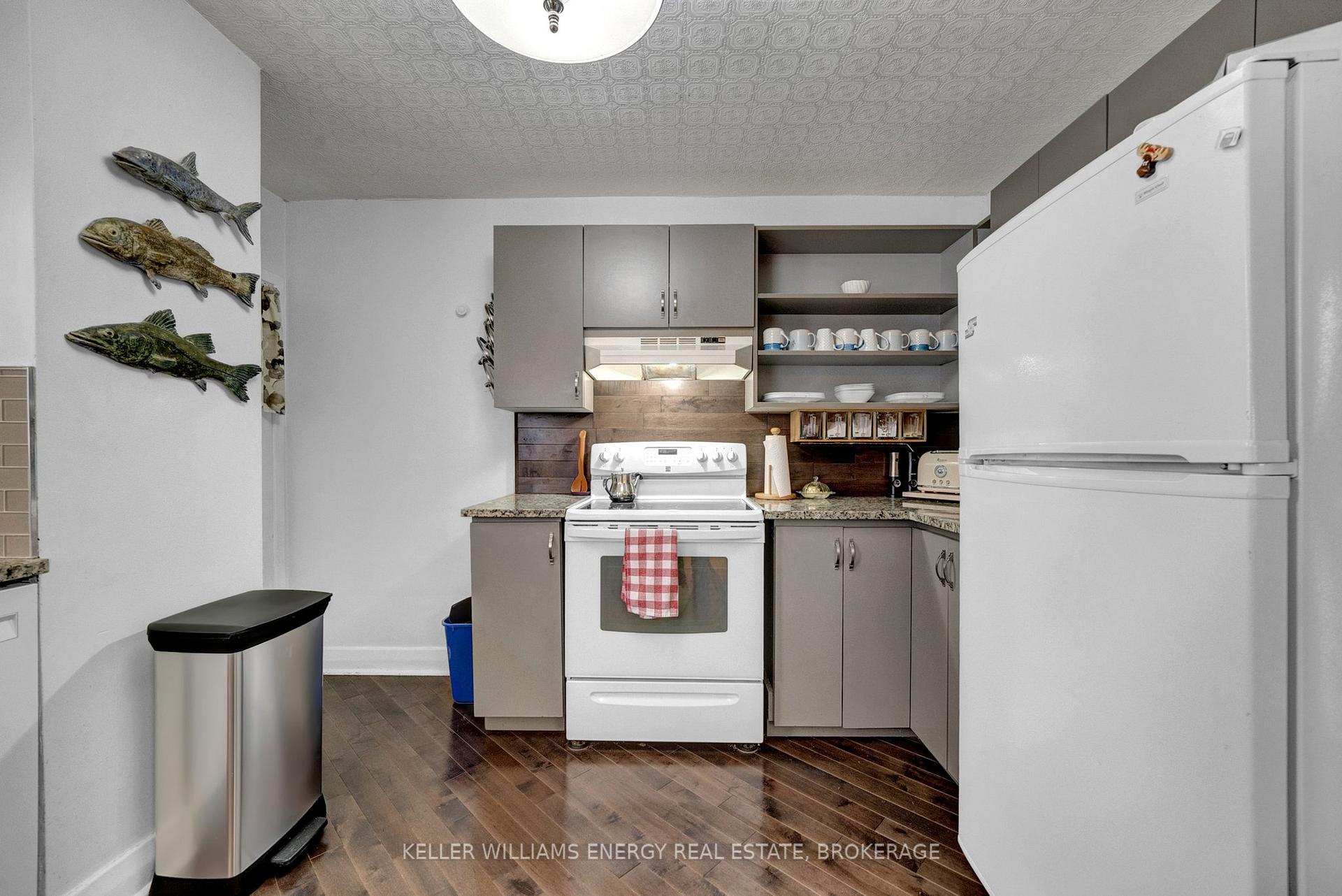 Photo 10 of 86 Rossland Road E, Oshawa, Centennial — HOMEH