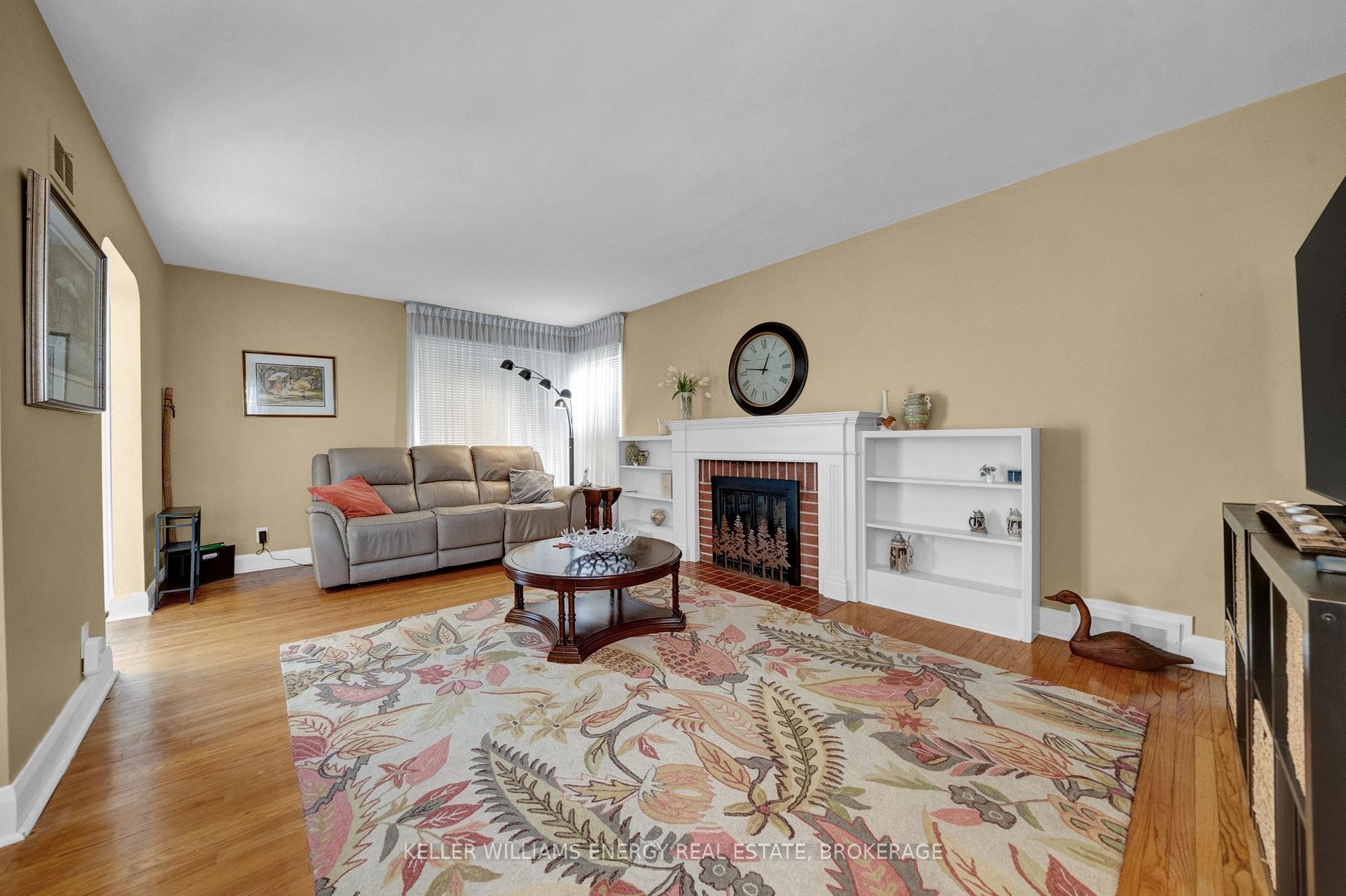 Photo 14 of 86 Rossland Road E, Oshawa, Centennial — HOMEH