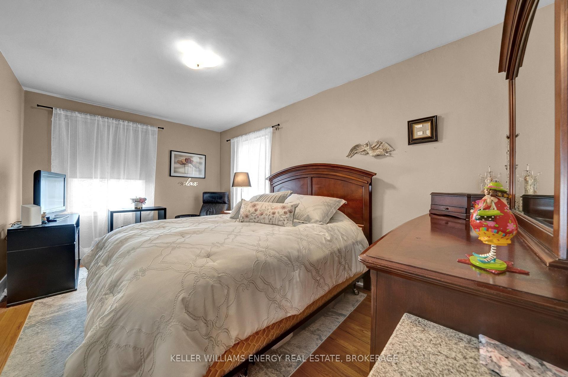 Photo 17 of 86 Rossland Road E, Oshawa, Centennial — HOMEH