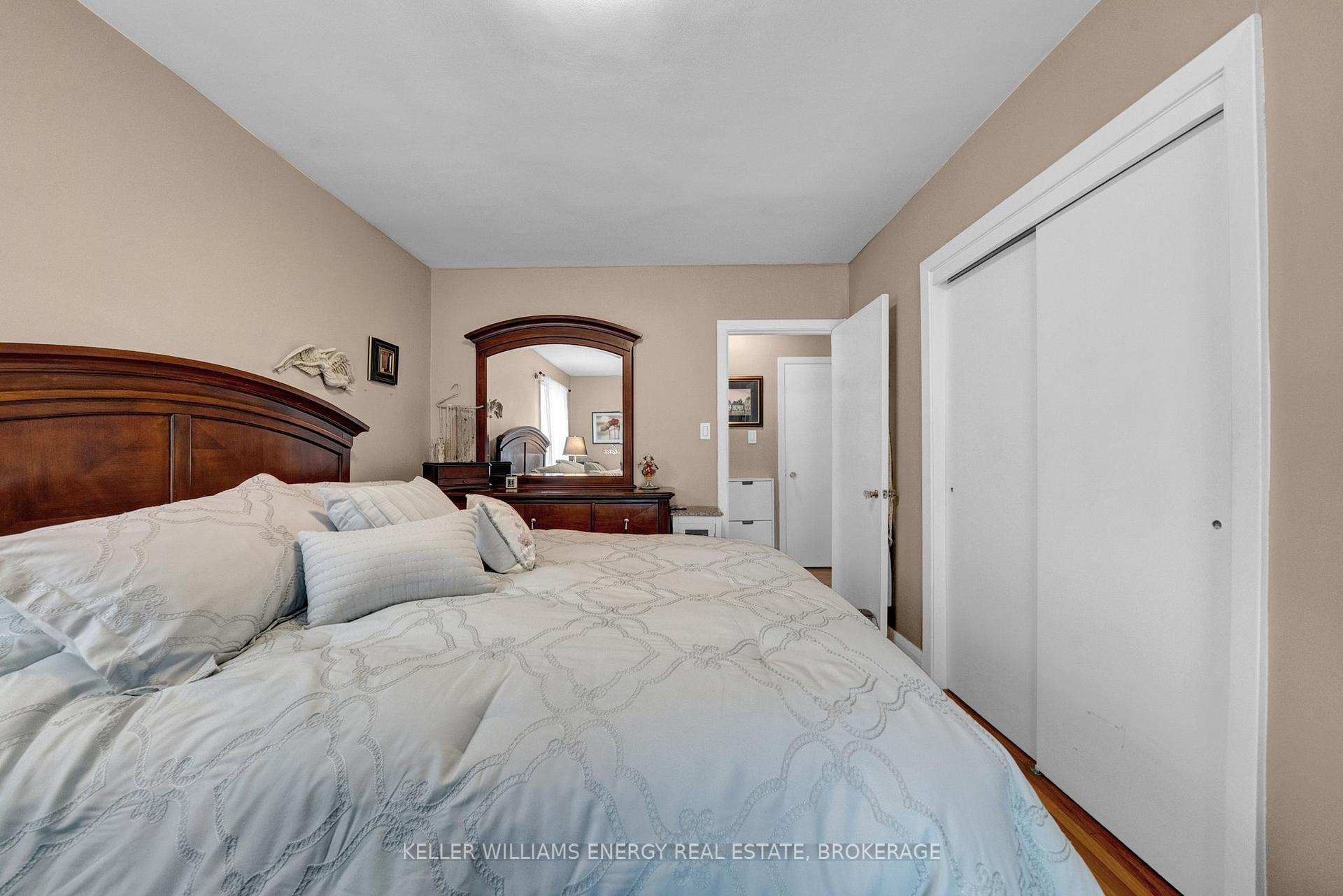 Photo 18 of 86 Rossland Road E, Oshawa, Centennial — HOMEH