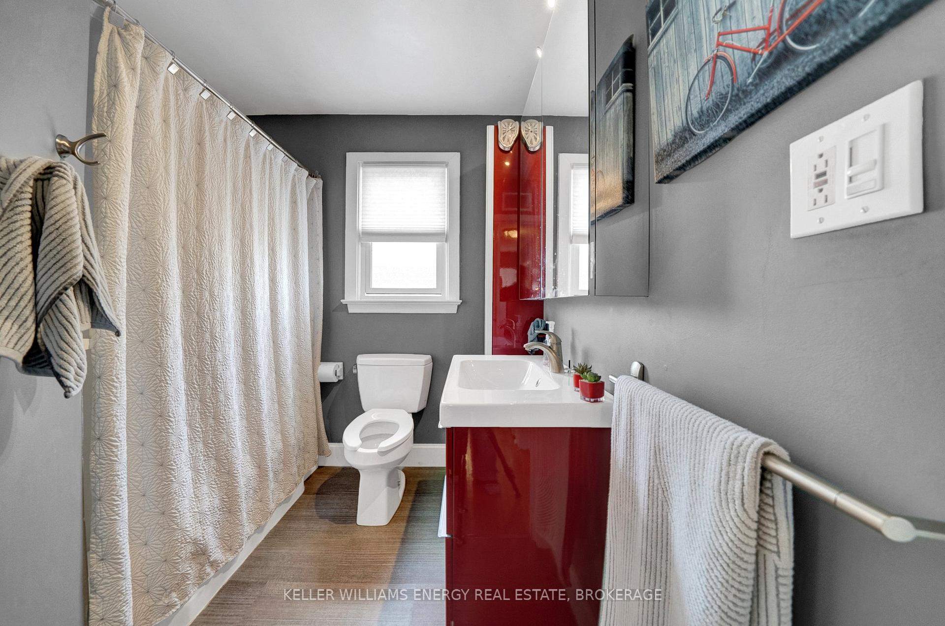 Photo 23 of 86 Rossland Road E, Oshawa, Centennial — HOMEH
