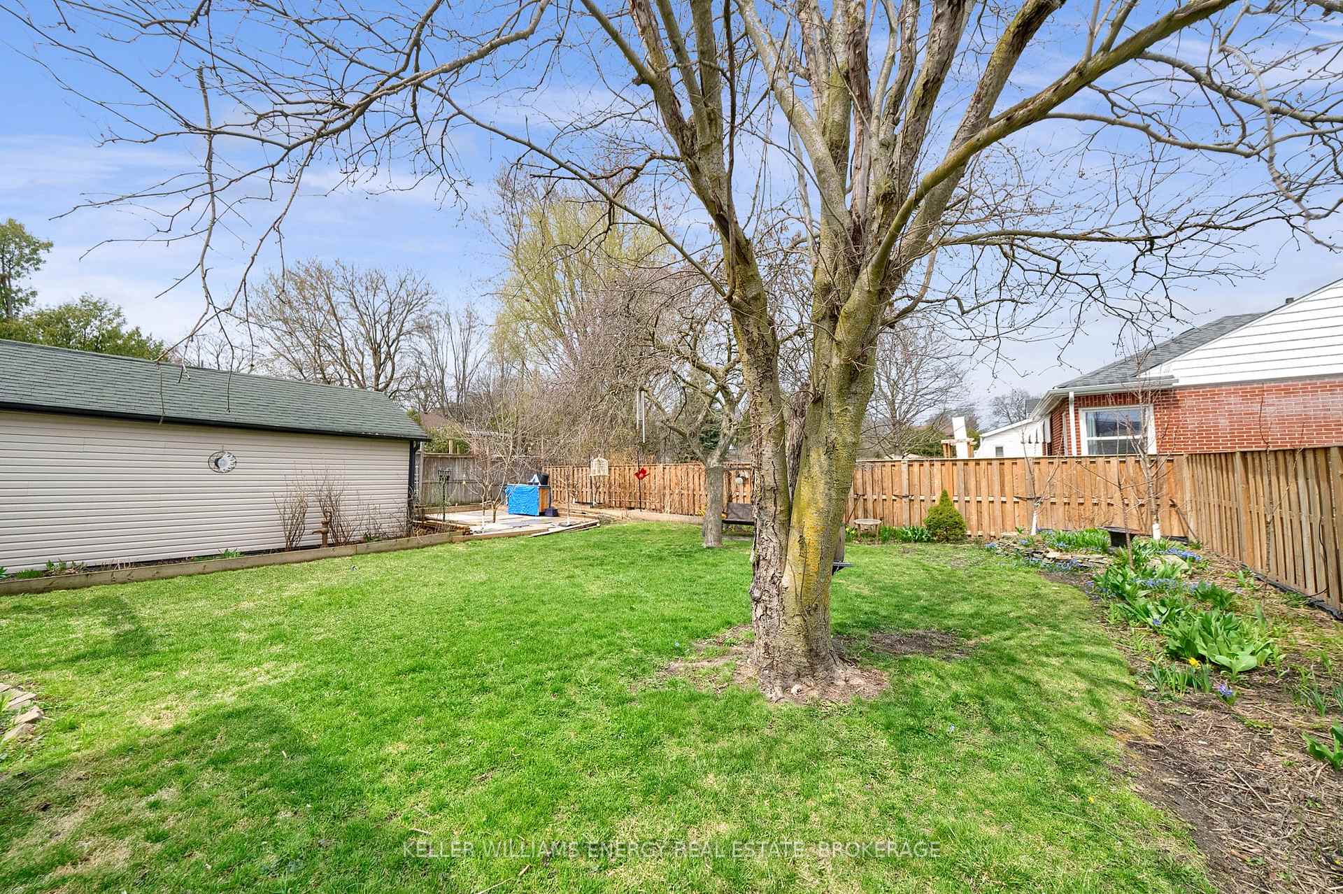 Photo 39 of 86 Rossland Road E, Oshawa, Centennial — HOMEH