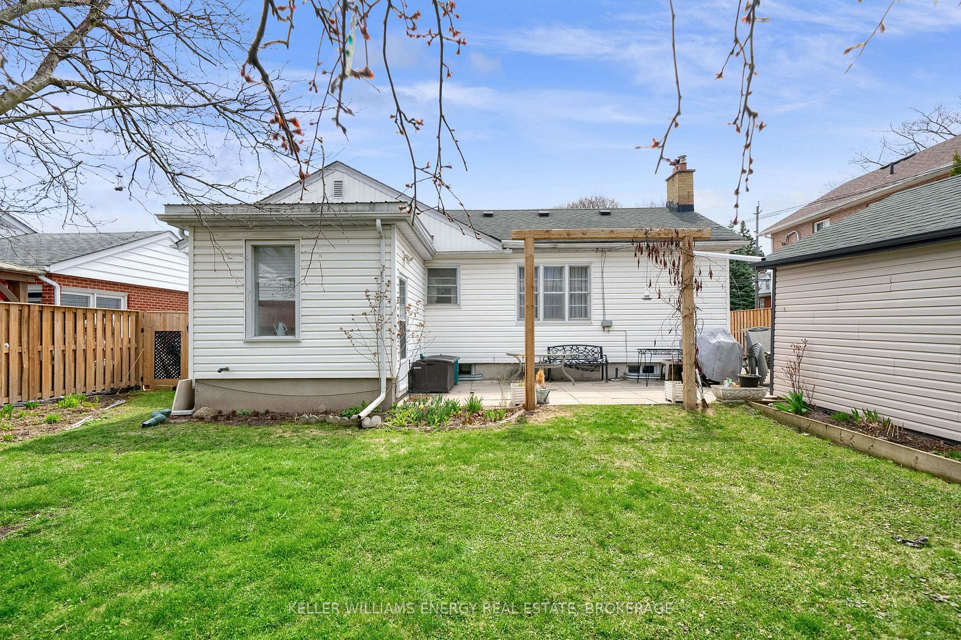 Photo 43 of 86 Rossland Road E, Oshawa, Centennial — HOMEH