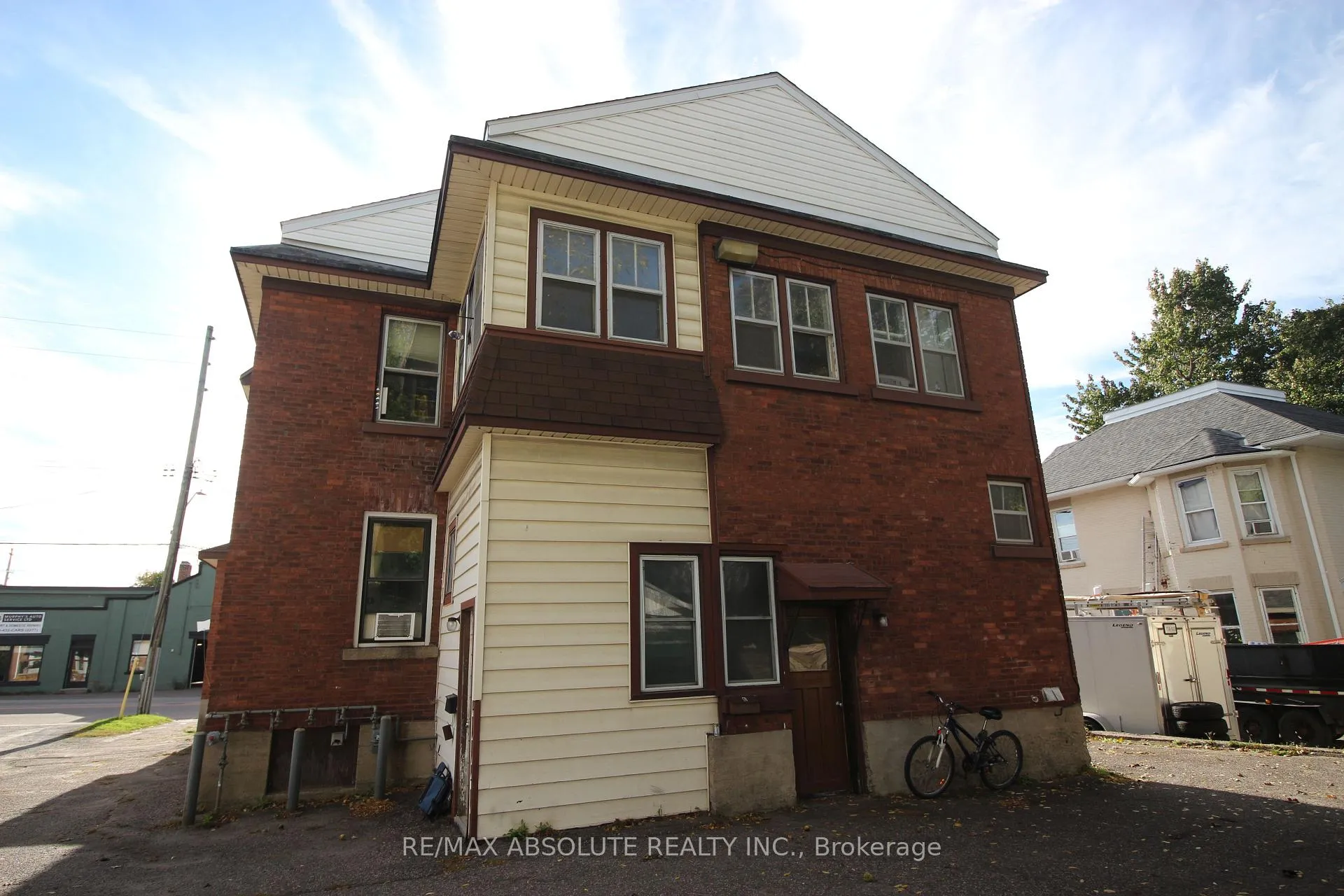 Photo 3 of 47 - 51 Raglan Street N, Renfrew — HOMEH