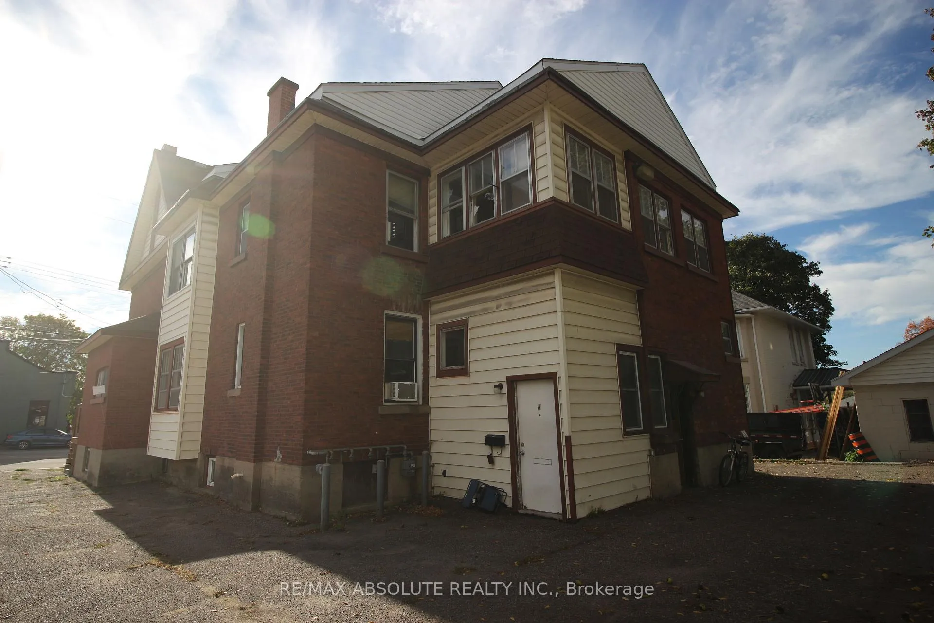 Photo 4 of 47 - 51 Raglan Street N, Renfrew — HOMEH