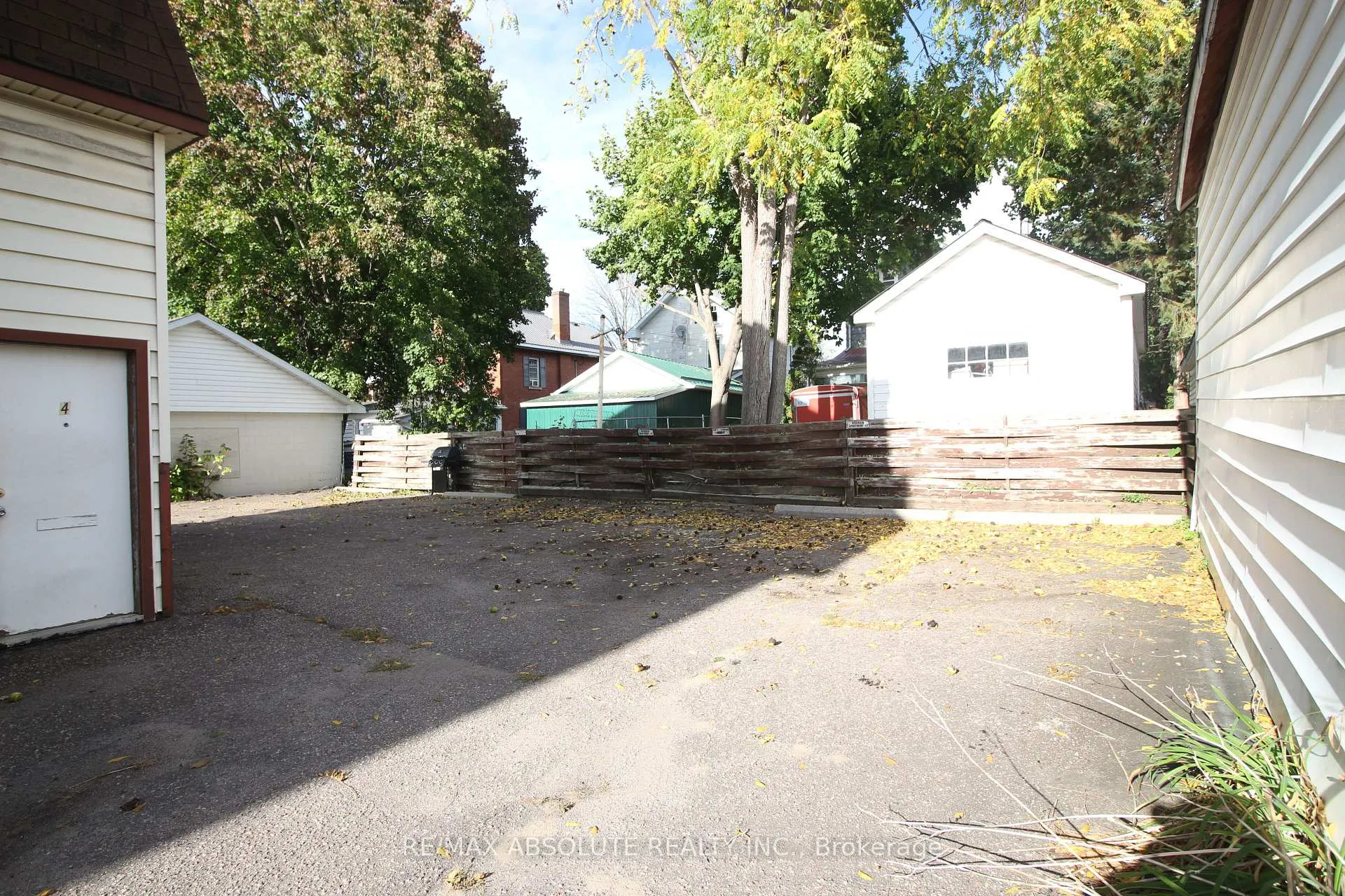 Photo 5 of 47 - 51 Raglan Street N, Renfrew — HOMEH