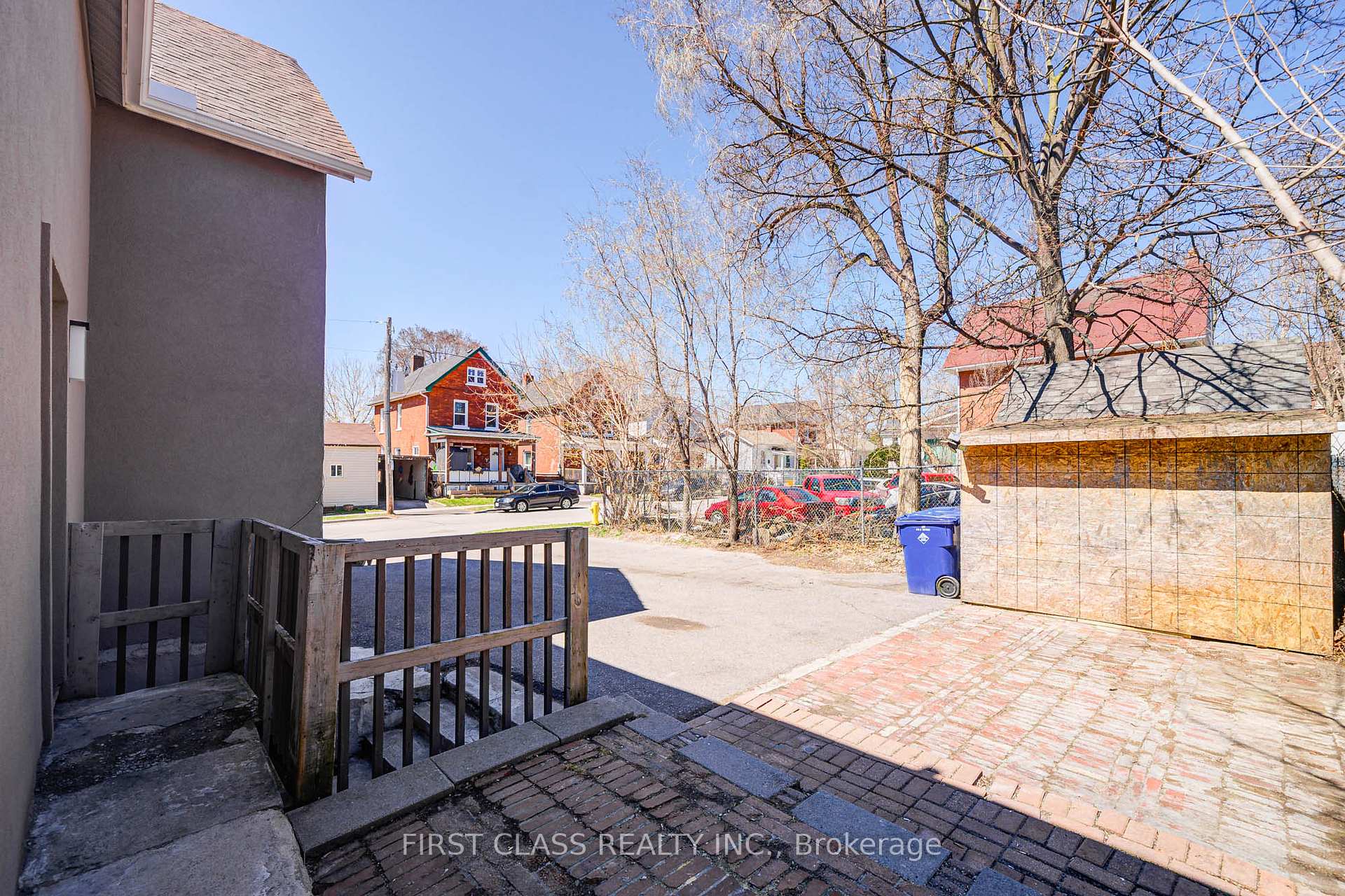 Photo 4 of 24 Colborne Street W, Oshawa, O'Neill — HOMEH