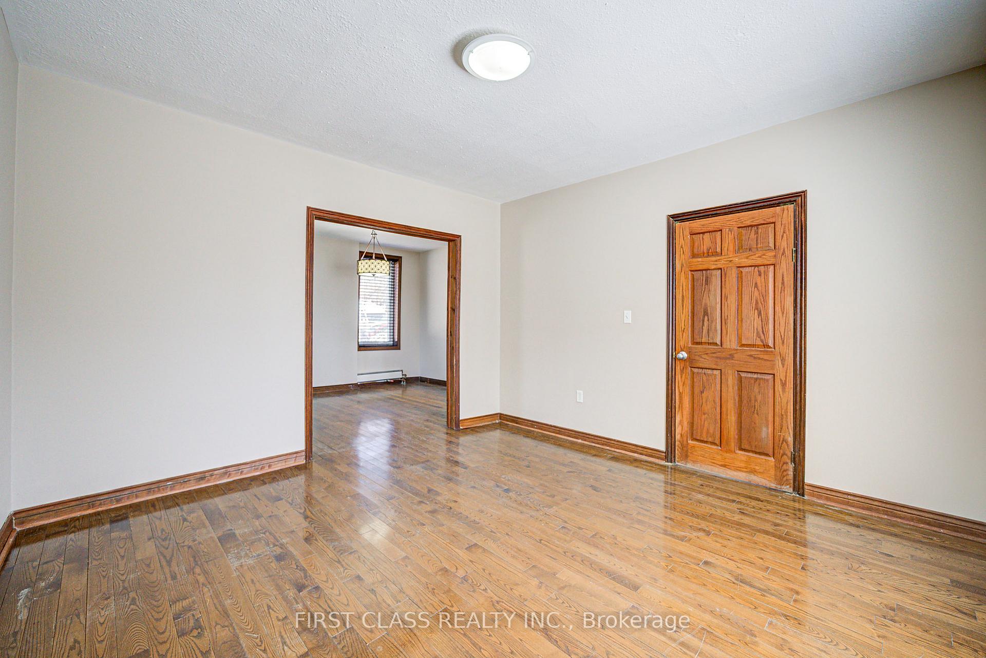 Photo 9 of 24 Colborne Street W, Oshawa, O'Neill — HOMEH