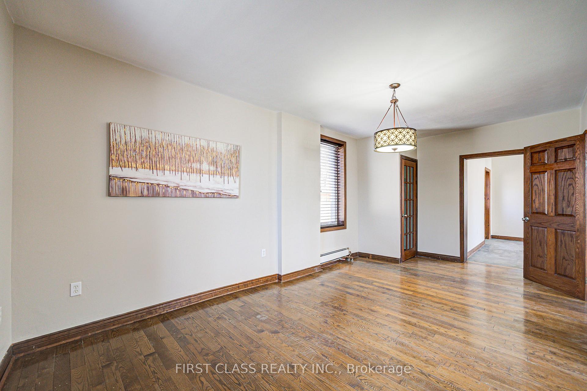 Photo 10 of 24 Colborne Street W, Oshawa, O'Neill — HOMEH